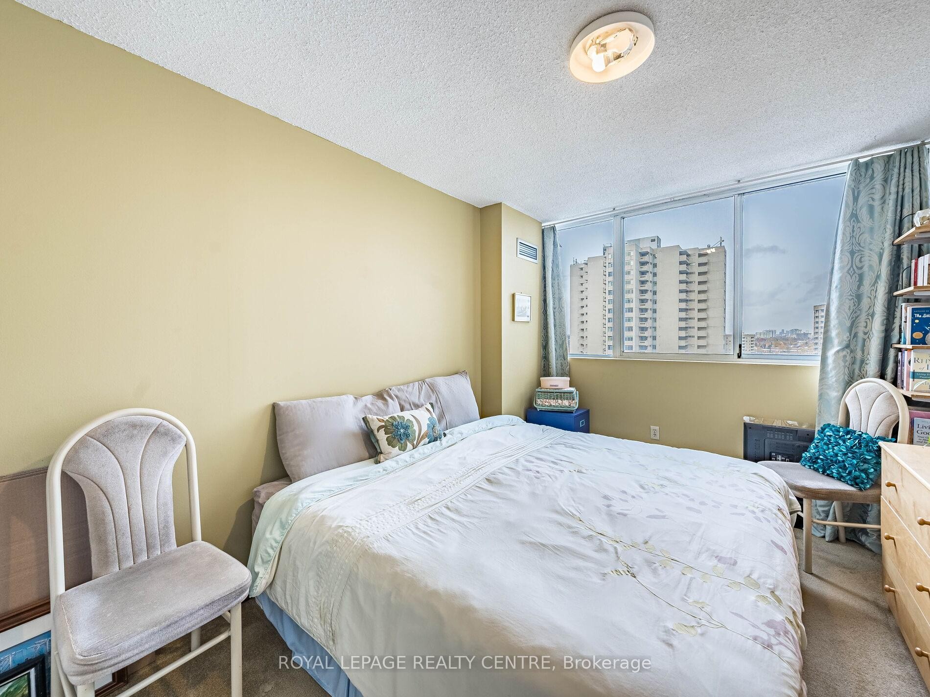 









3590


Kaneff

Crescent West, 1604,
Mississauga,




ON
L5A 3X3

