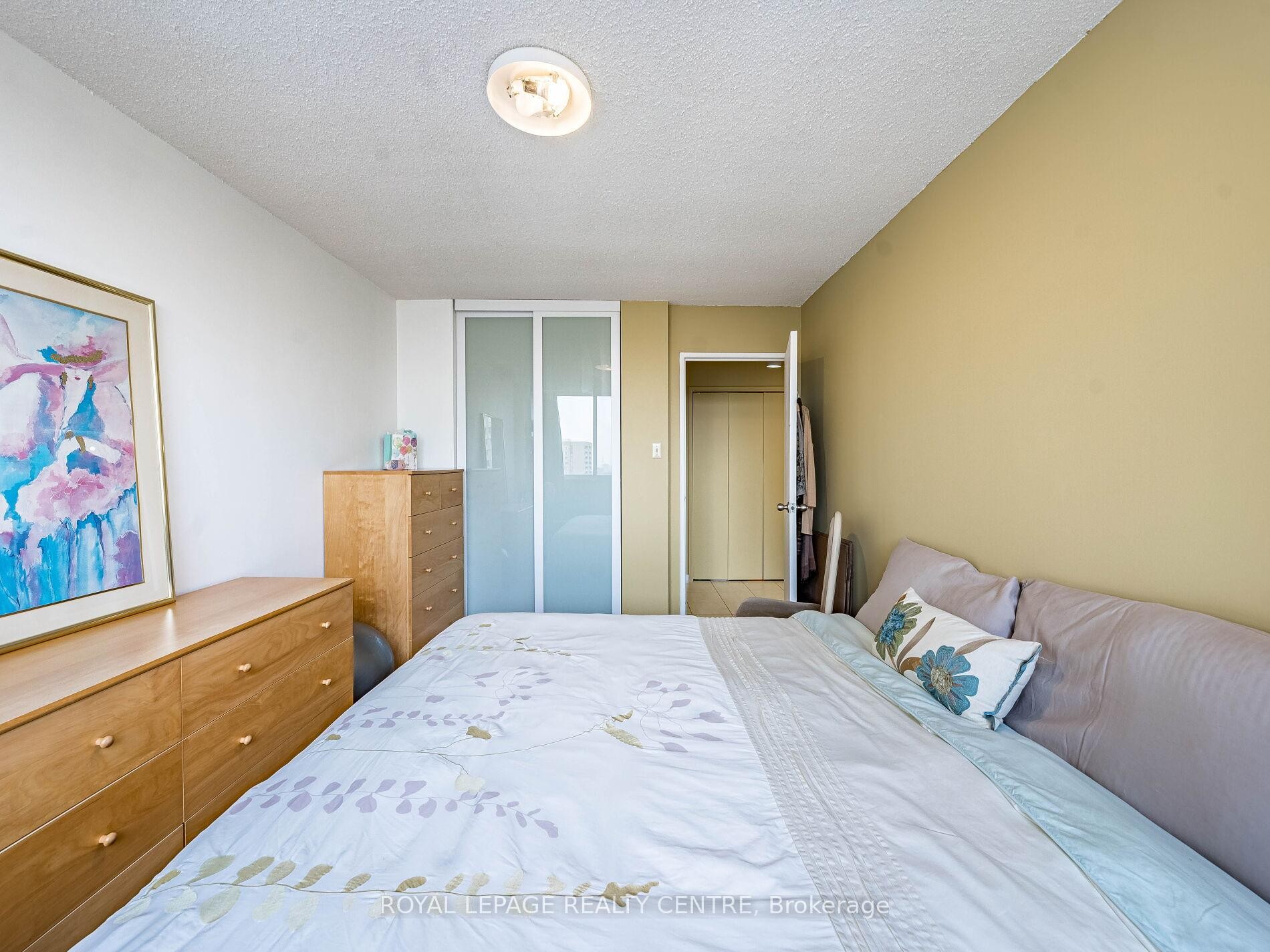 









3590


Kaneff

Crescent West, 1604,
Mississauga,




ON
L5A 3X3

