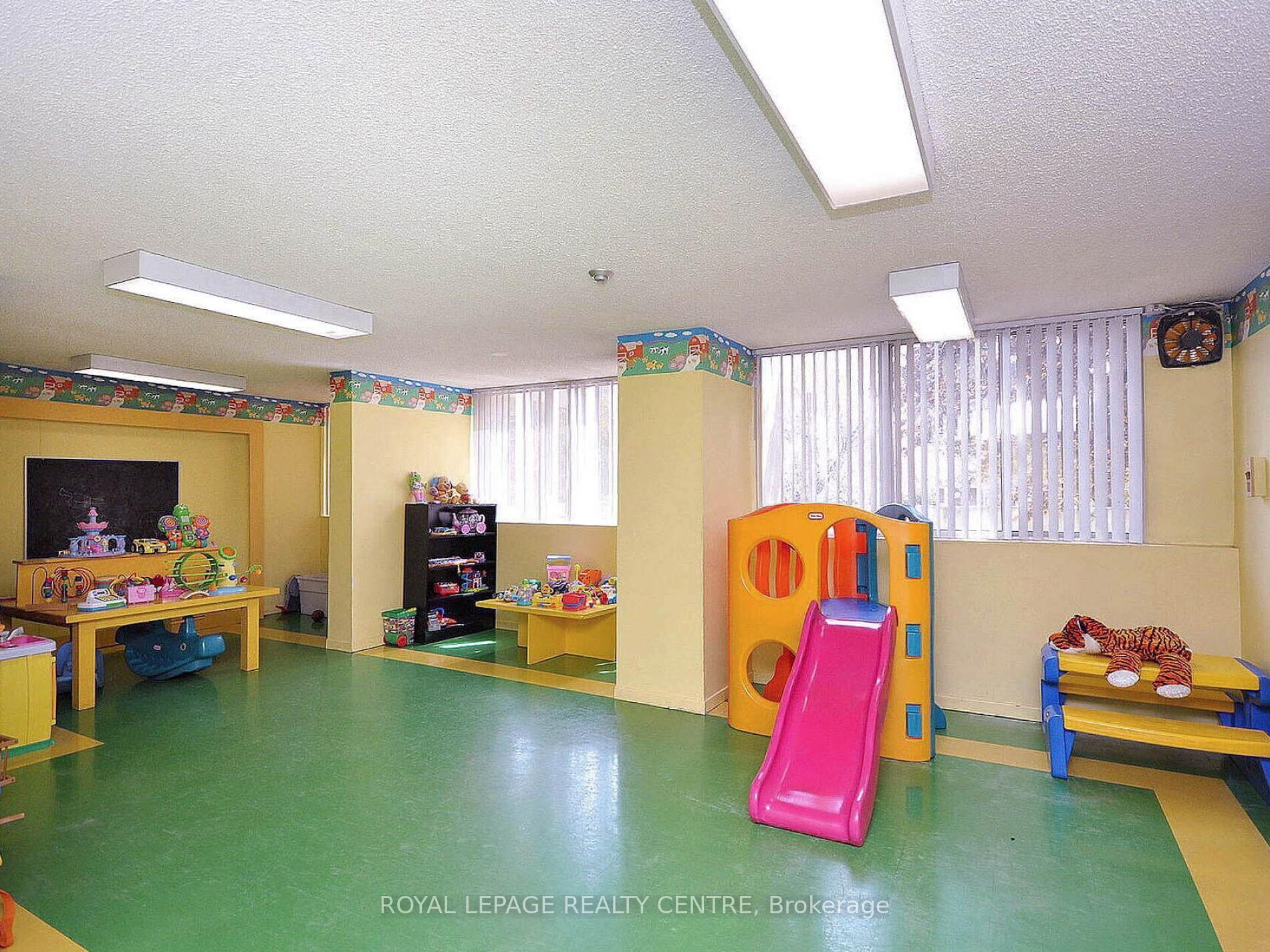 









3590


Kaneff

Crescent West, 1604,
Mississauga,




ON
L5A 3X3

