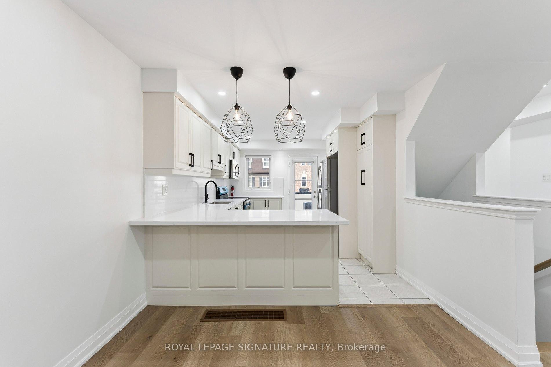 









122


Baycliffe

Crescent,
Brampton,




ON
L7A 3Y7

