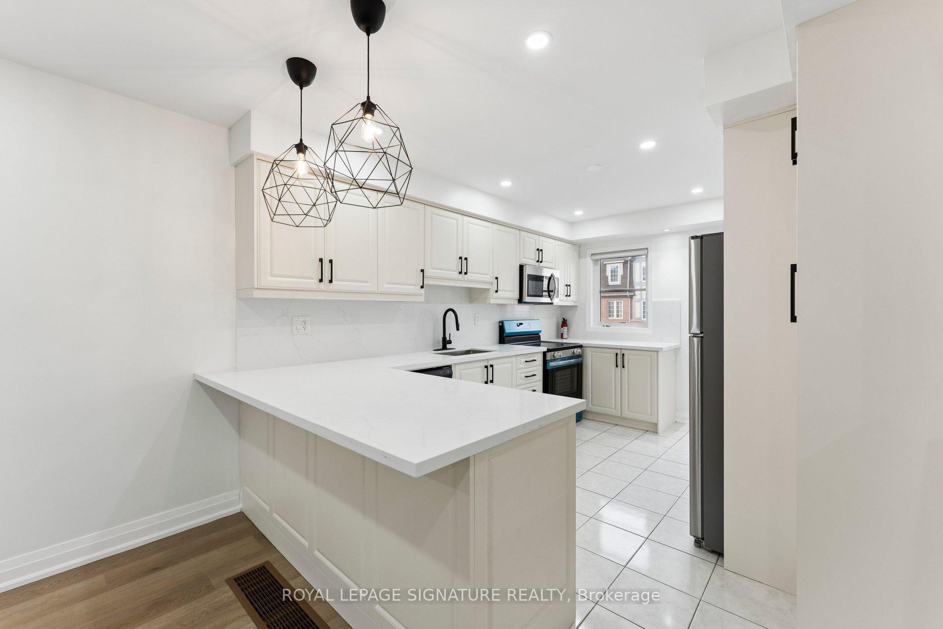 









122


Baycliffe

Crescent,
Brampton,




ON
L7A 3Y7

