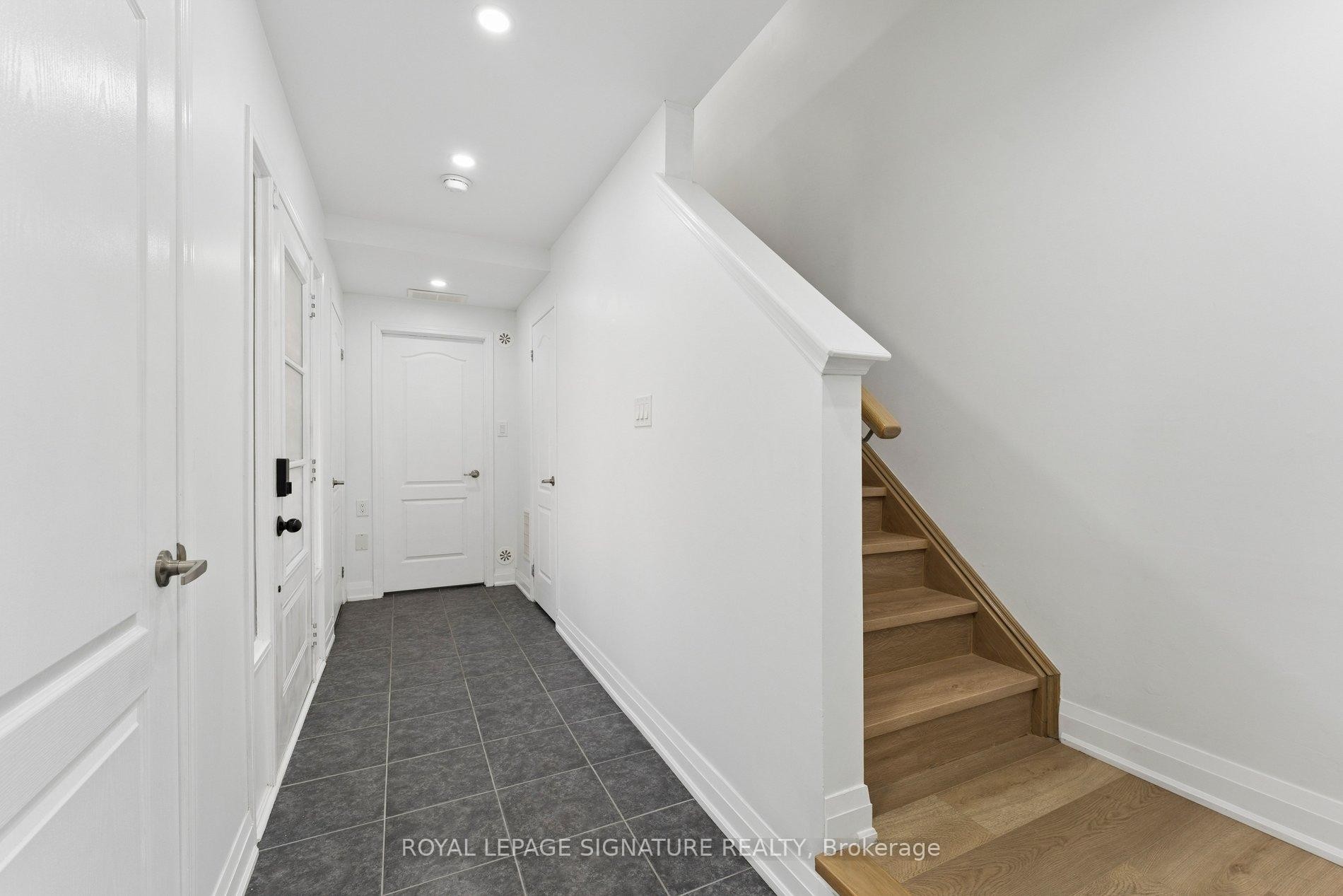 









122


Baycliffe

Crescent,
Brampton,




ON
L7A 3Y7

