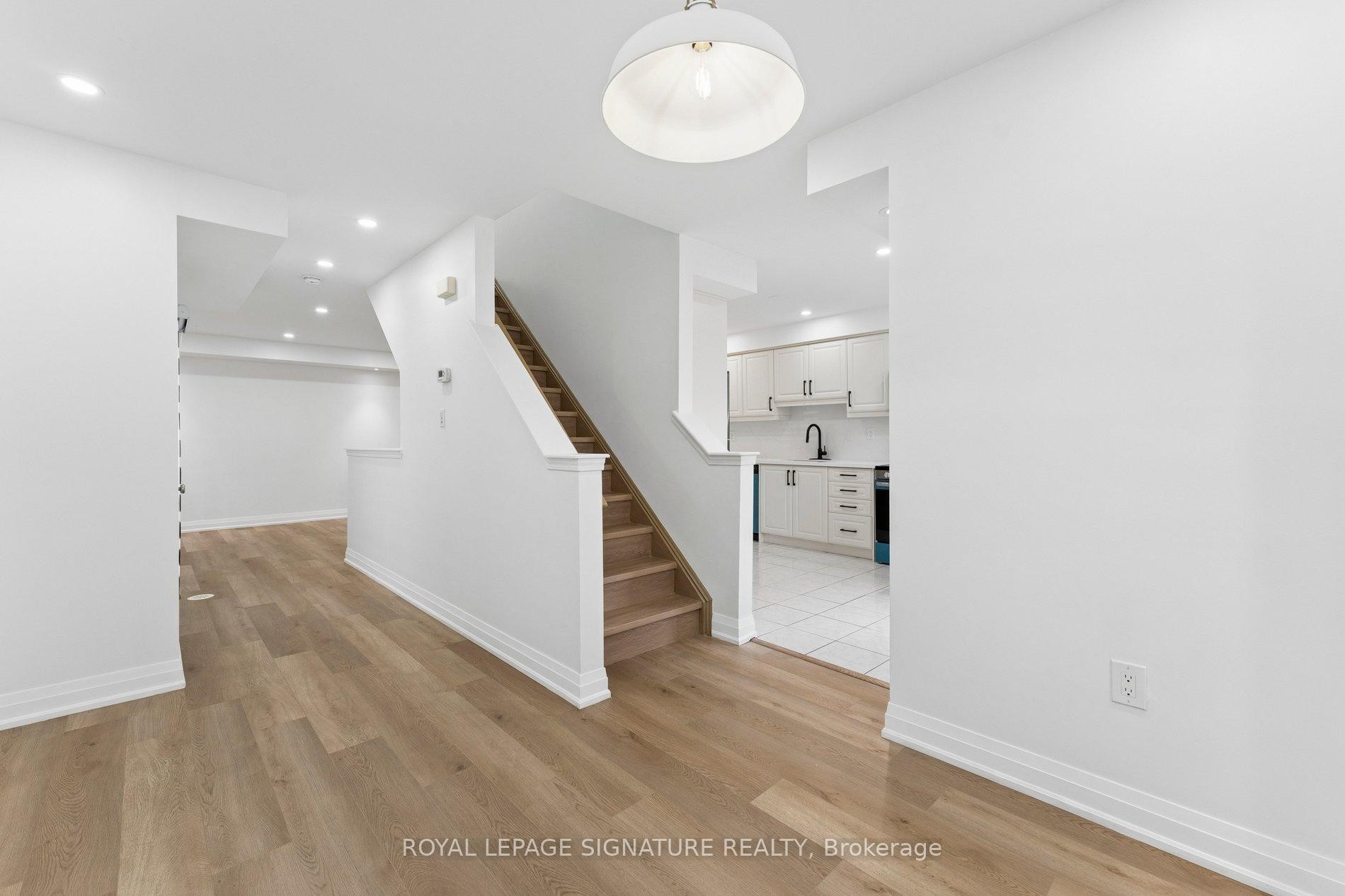 









122


Baycliffe

Crescent,
Brampton,




ON
L7A 3Y7

