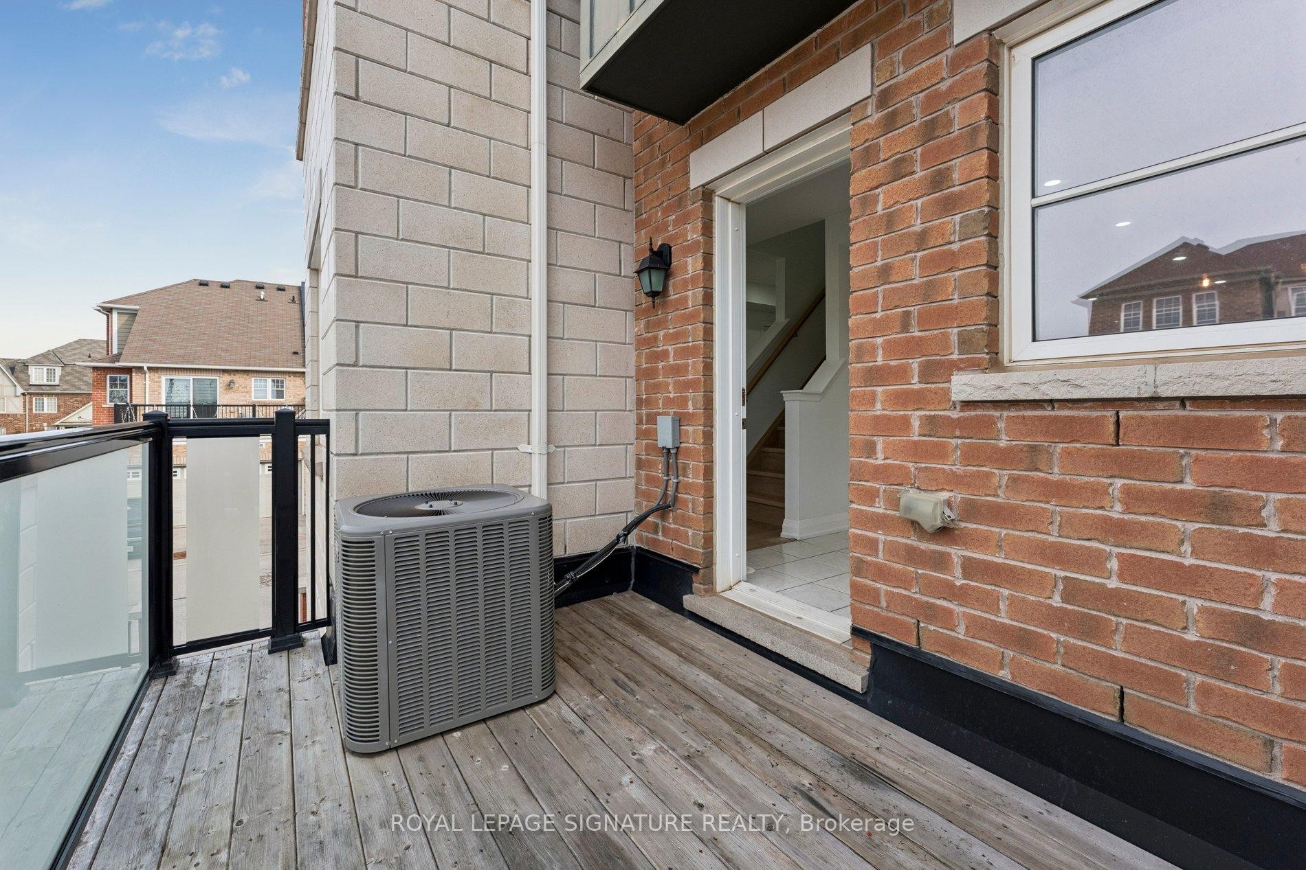 









122


Baycliffe

Crescent,
Brampton,




ON
L7A 3Y7

