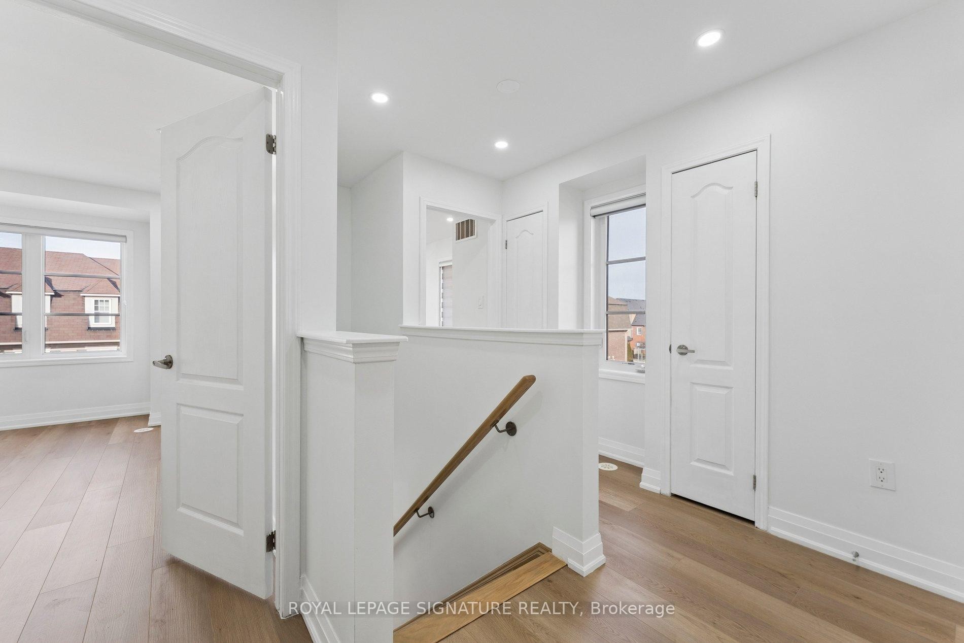 









122


Baycliffe

Crescent,
Brampton,




ON
L7A 3Y7

