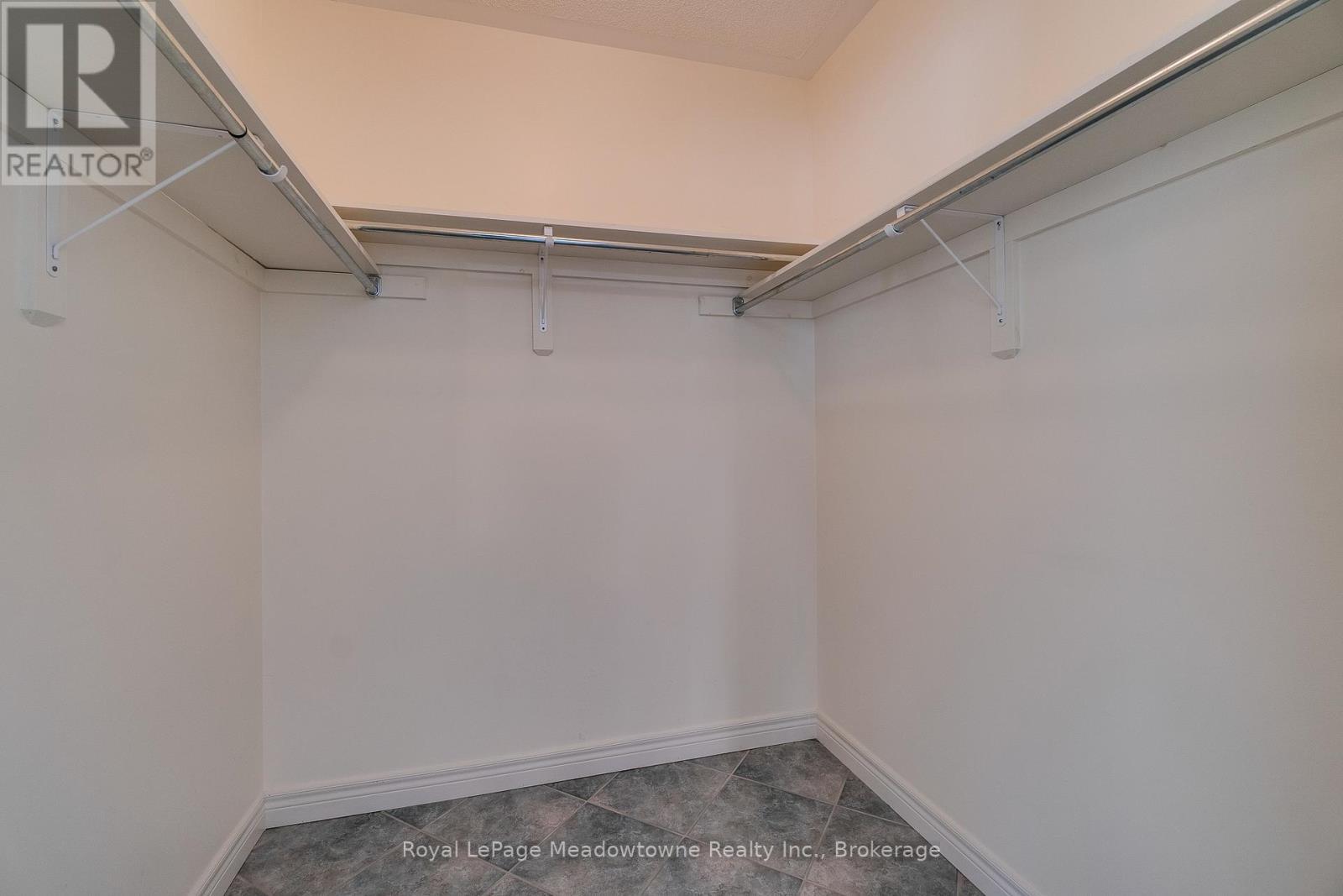 












20 ARBORDALE WALK

,
Guelph (Village By The Arboretum),




Ontario
N1C4X7

