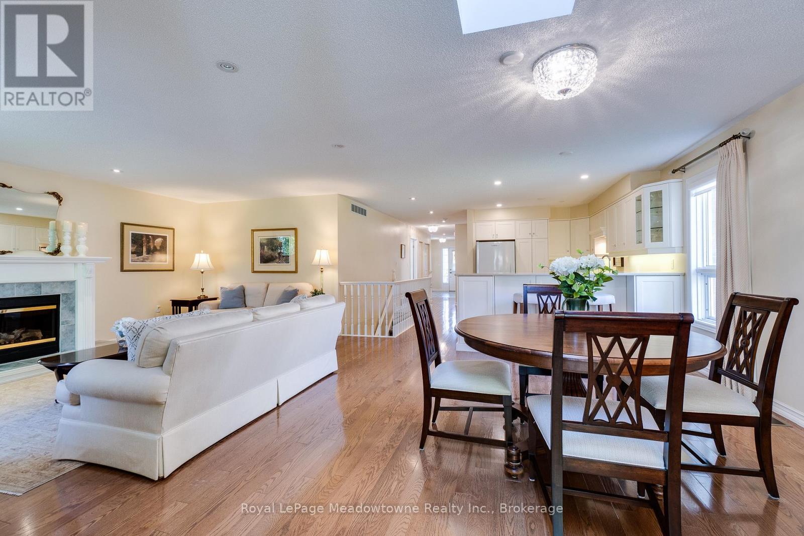 












20 ARBORDALE WALK

,
Guelph (Village By The Arboretum),




Ontario
N1C4X7

