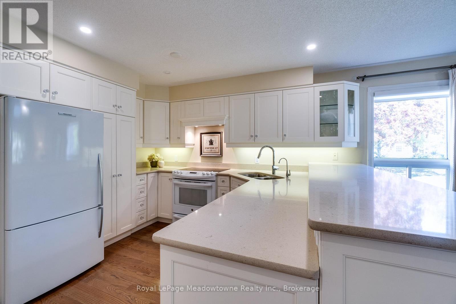 












20 ARBORDALE WALK

,
Guelph (Village By The Arboretum),




Ontario
N1C4X7

