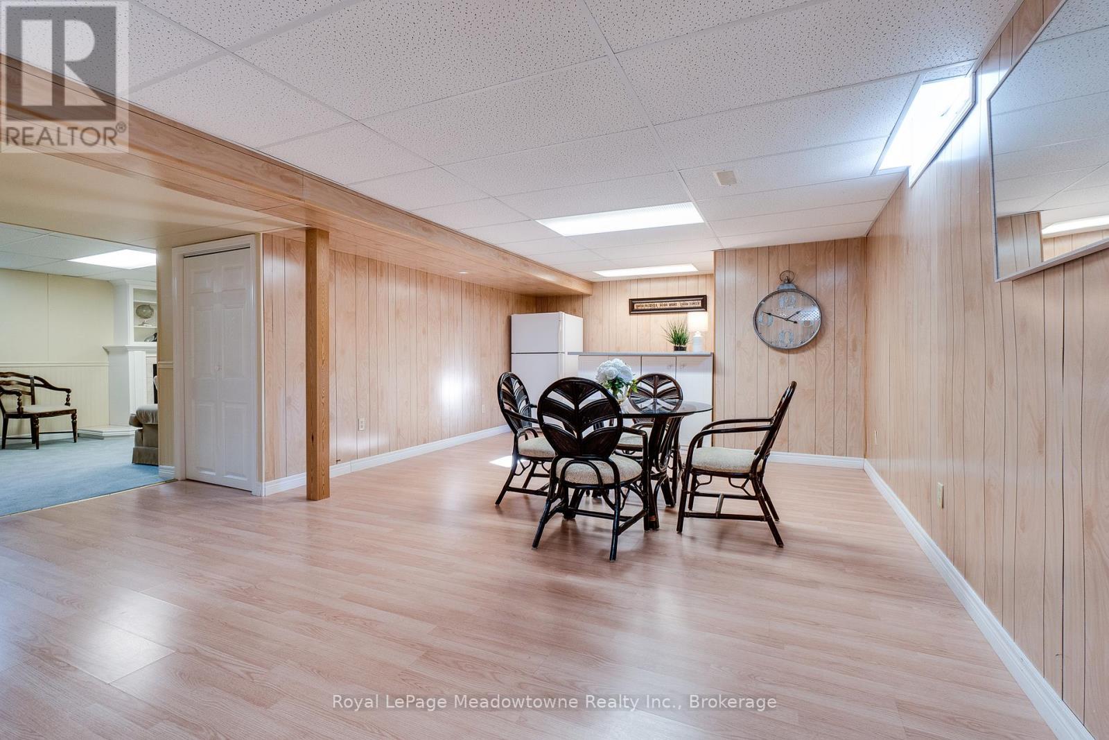 












20 ARBORDALE WALK

,
Guelph (Village By The Arboretum),




Ontario
N1C4X7


