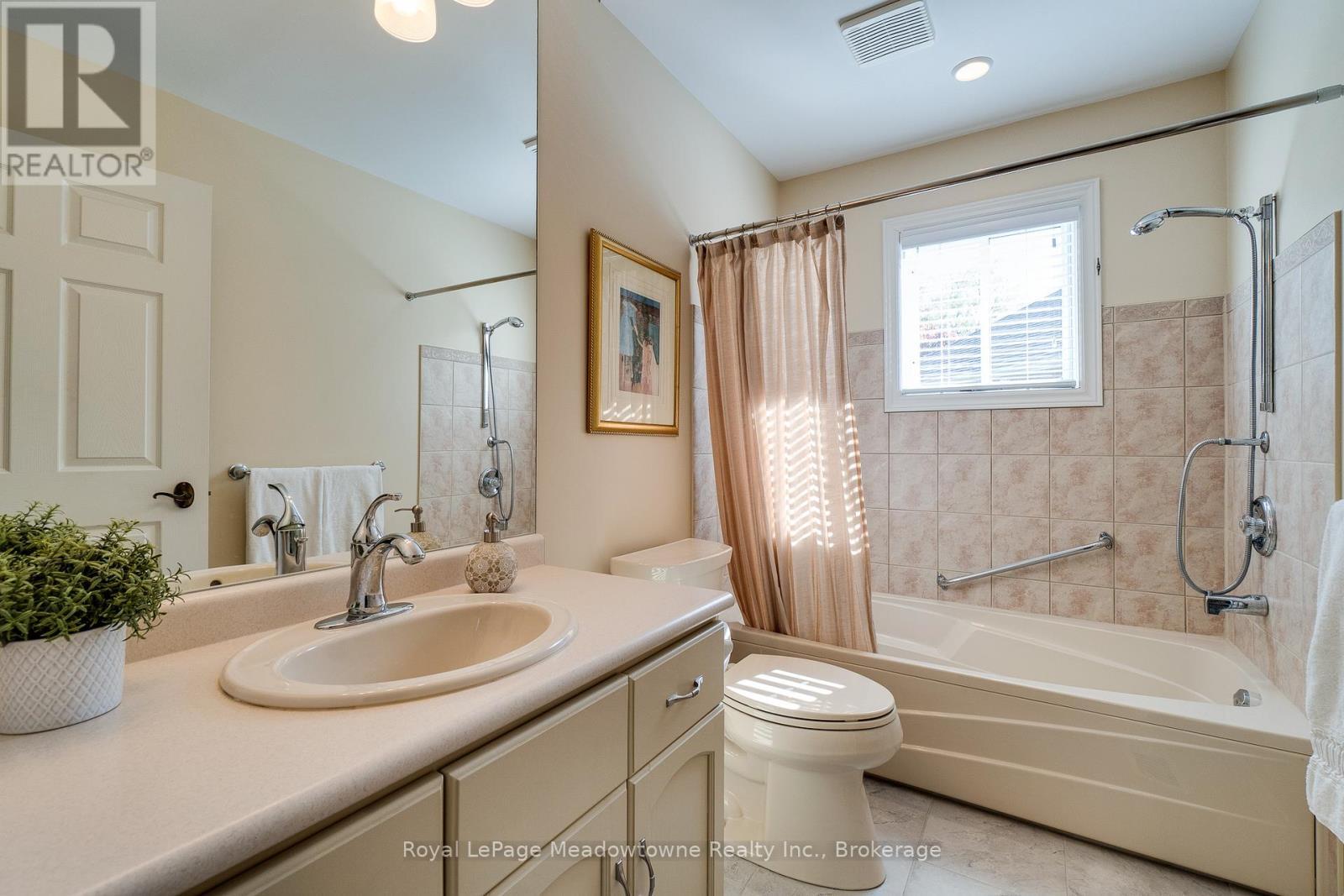 












20 ARBORDALE WALK

,
Guelph (Village By The Arboretum),




Ontario
N1C4X7

