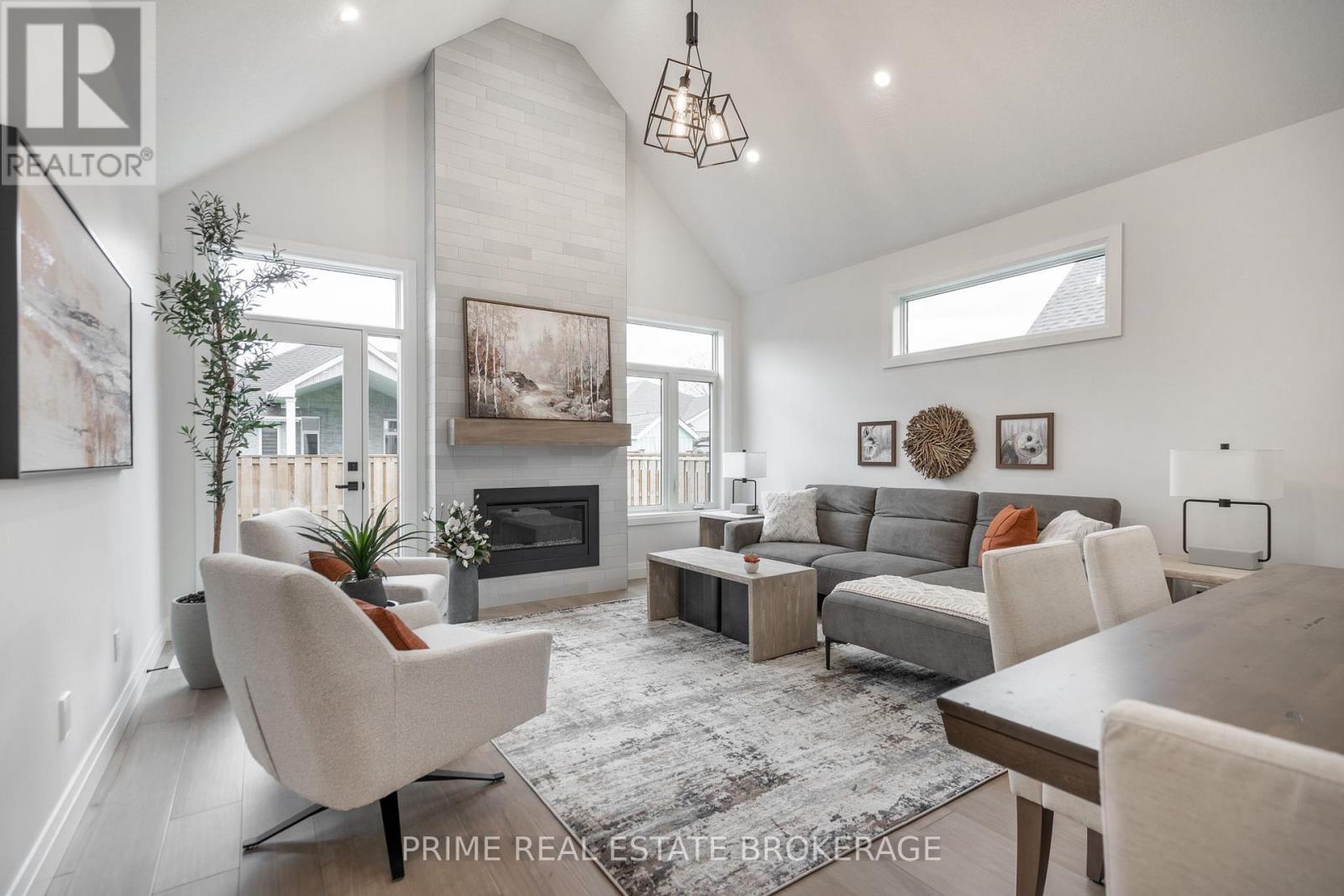 












25 - 62 COMPASS TRAIL

,
Central Elgin (Port Stanley),







Ontario
N5L0B4

