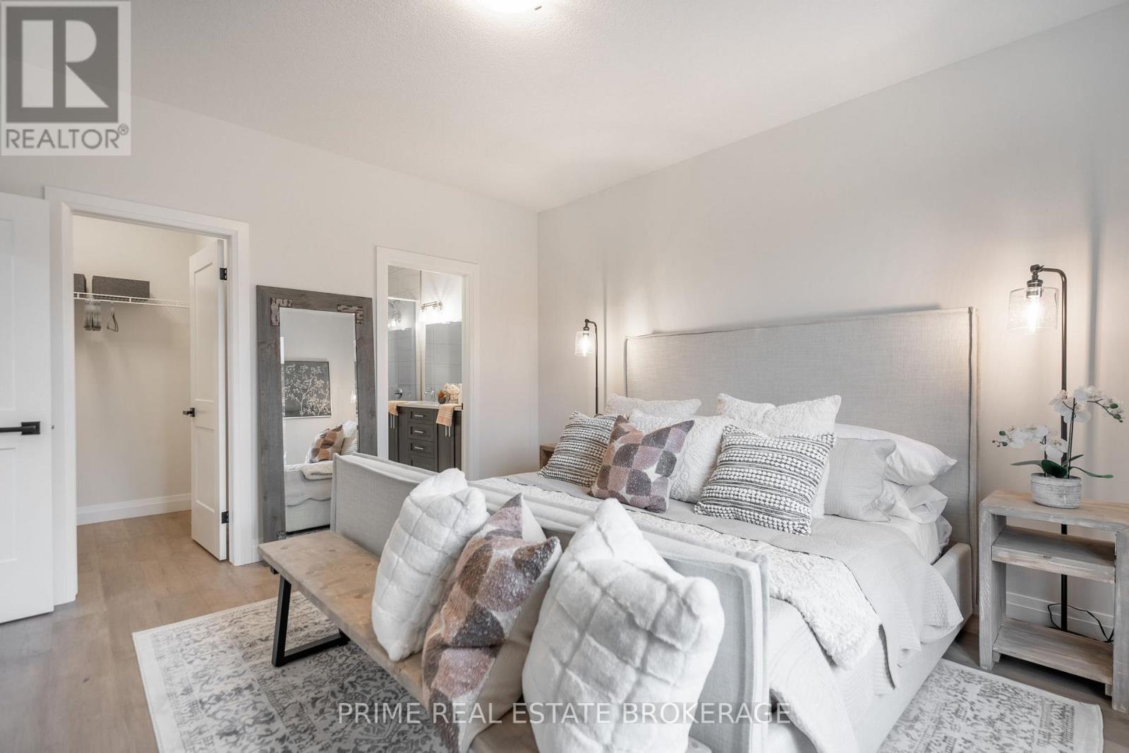 












25 - 62 COMPASS TRAIL

,
Central Elgin (Port Stanley),







Ontario
N5L0B4

