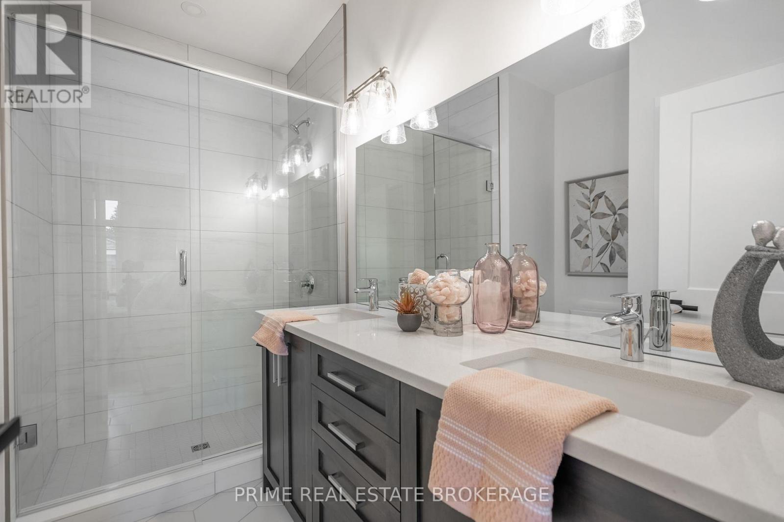 












25 - 62 COMPASS TRAIL

,
Central Elgin (Port Stanley),







Ontario
N5L0B4

