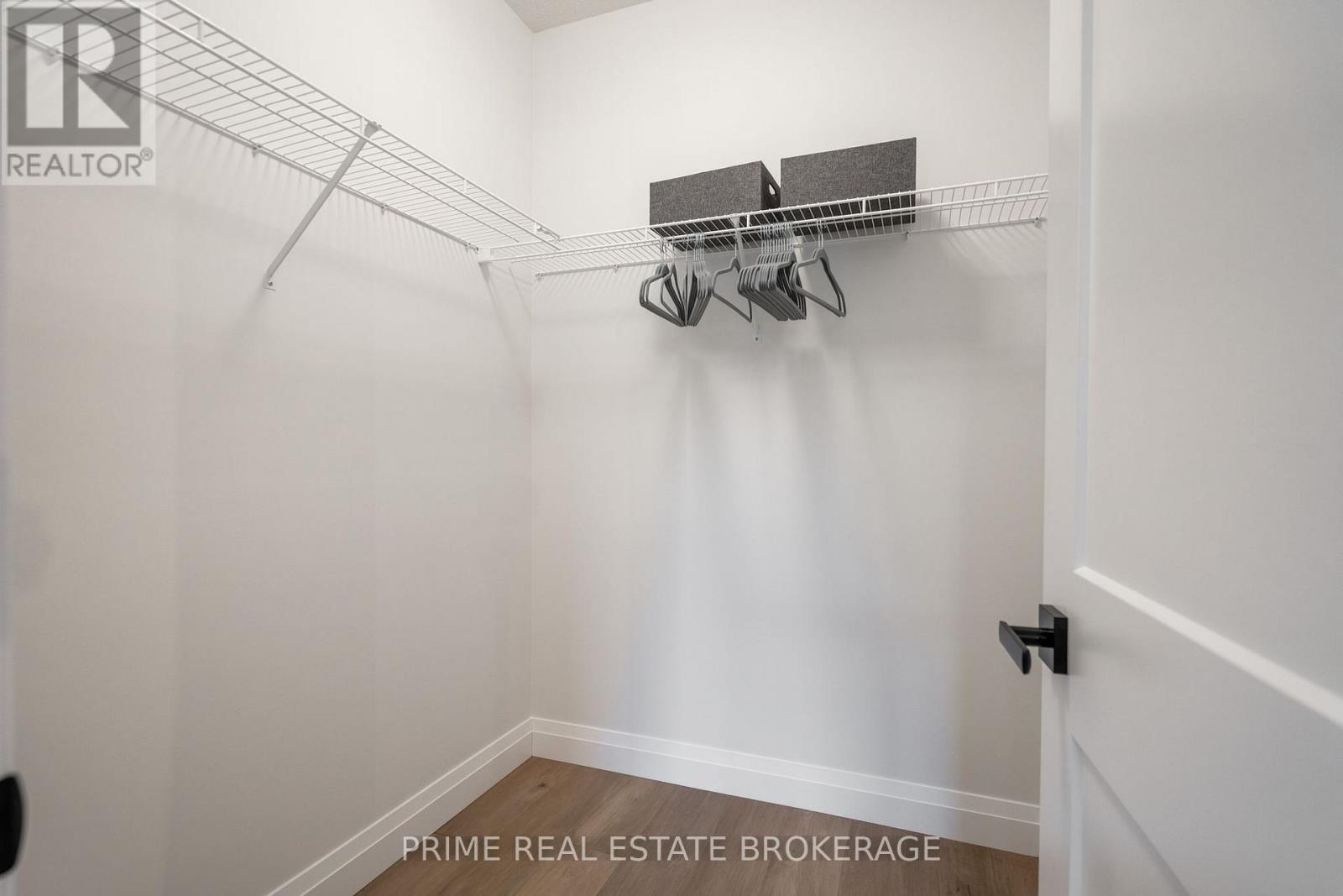 












25 - 62 COMPASS TRAIL

,
Central Elgin (Port Stanley),







Ontario
N5L0B4

