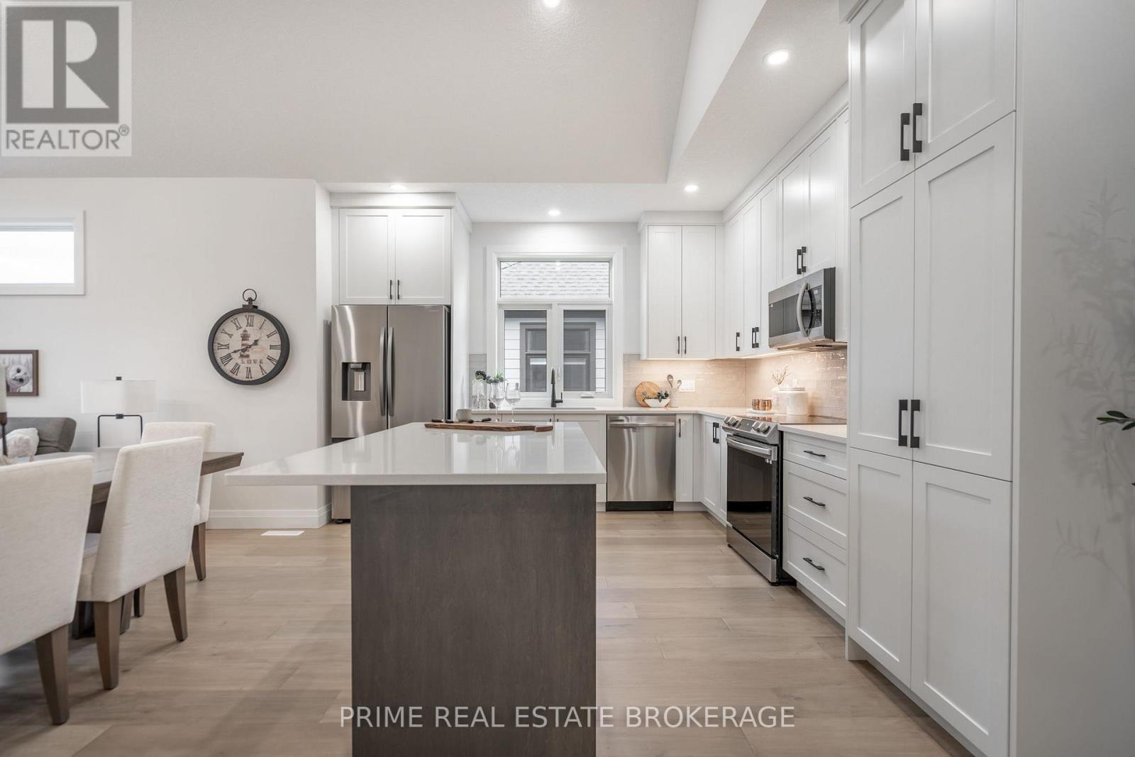 












25 - 62 COMPASS TRAIL

,
Central Elgin (Port Stanley),







Ontario
N5L0B4

