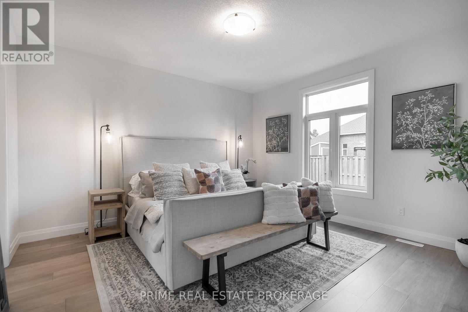 












25 - 62 COMPASS TRAIL

,
Central Elgin (Port Stanley),







Ontario
N5L0B4


