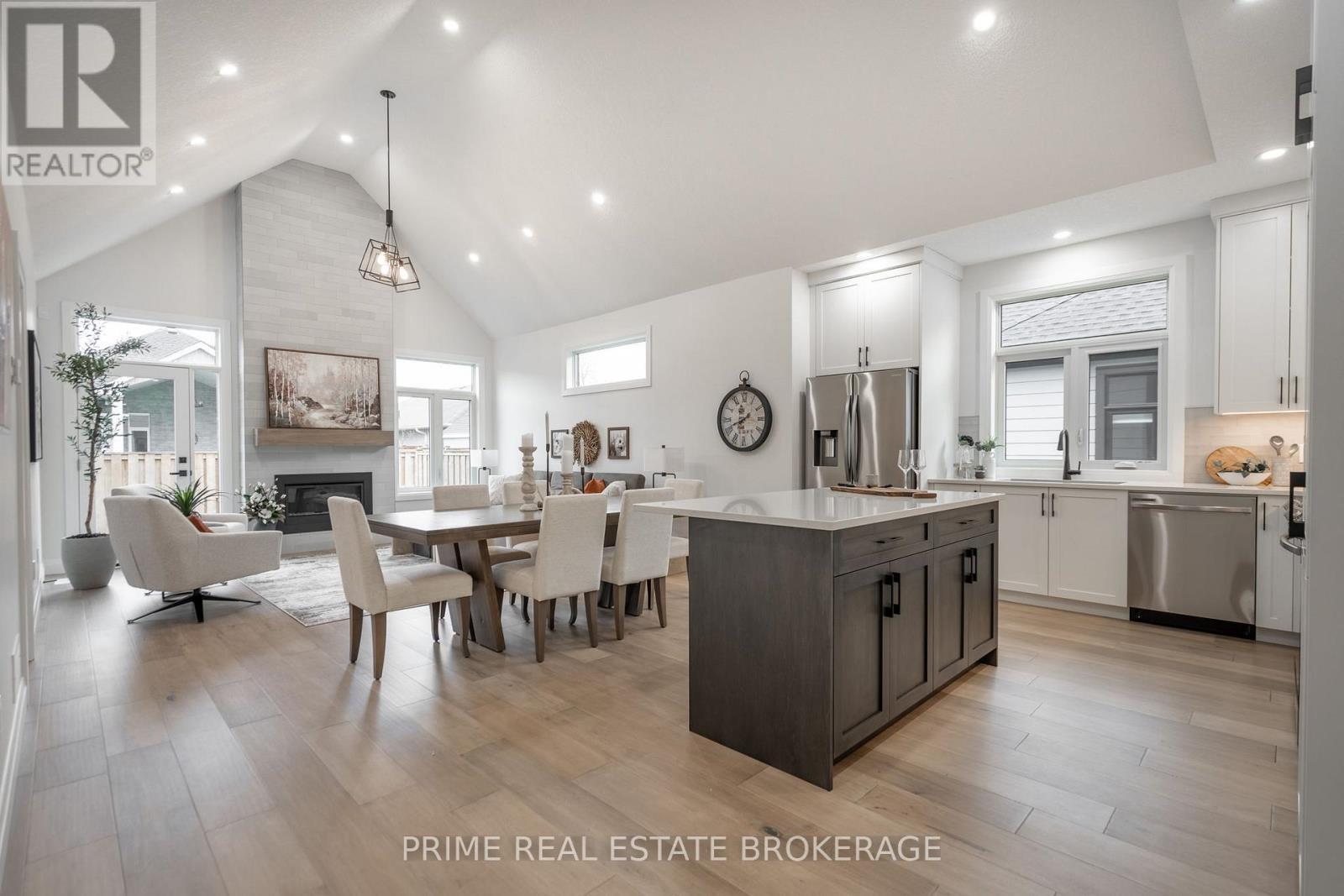 












25 - 62 COMPASS TRAIL

,
Central Elgin (Port Stanley),







Ontario
N5L0B4

