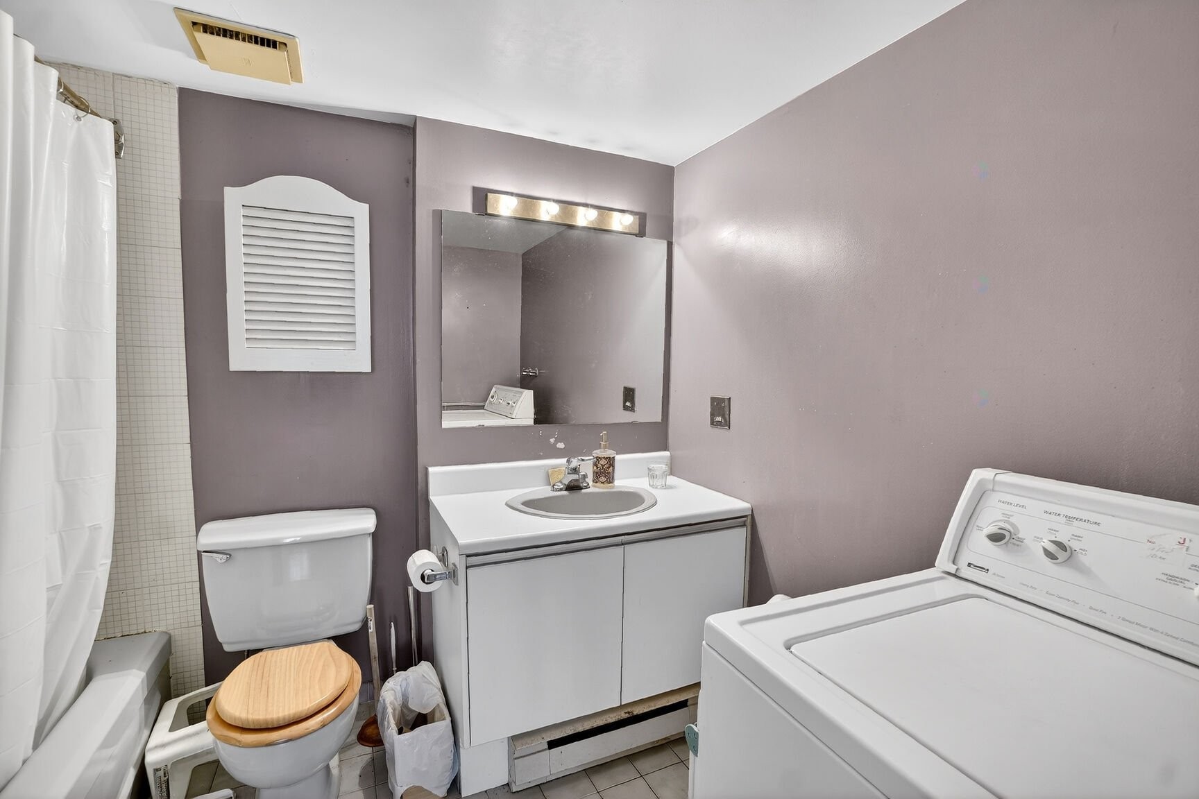 









4411


Rue St-Denis

, 401,
Montréal (Le Plateau-Mont-Royal),




QC
H2J2L2


