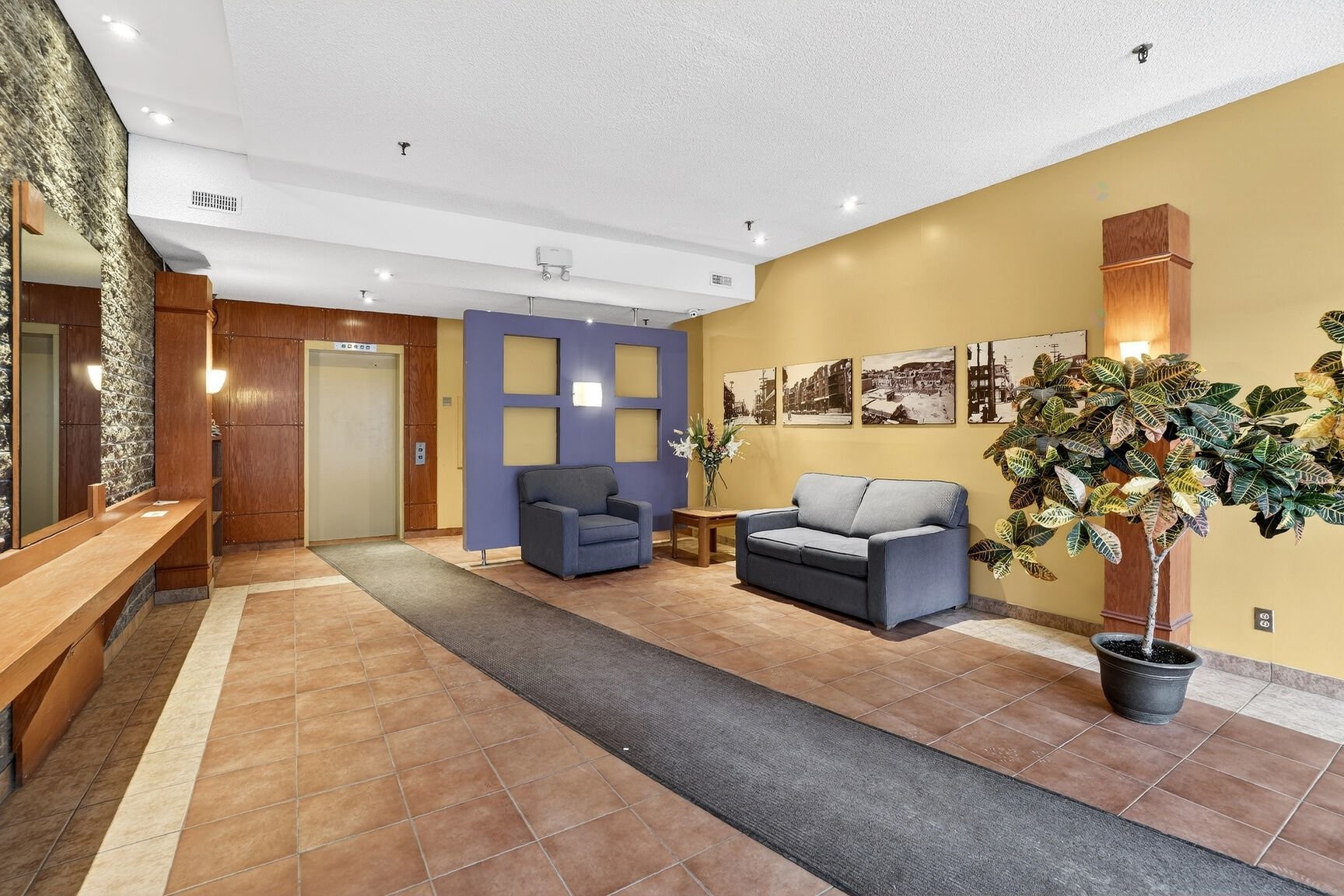 









4411


Rue St-Denis

, 401,
Montréal (Le Plateau-Mont-Royal),




QC
H2J2L2

