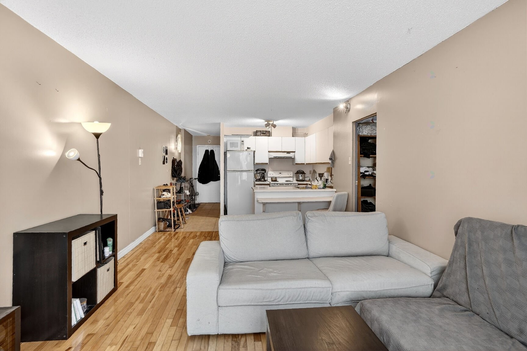 









4411


Rue St-Denis

, 401,
Montréal (Le Plateau-Mont-Royal),




QC
H2J2L2

