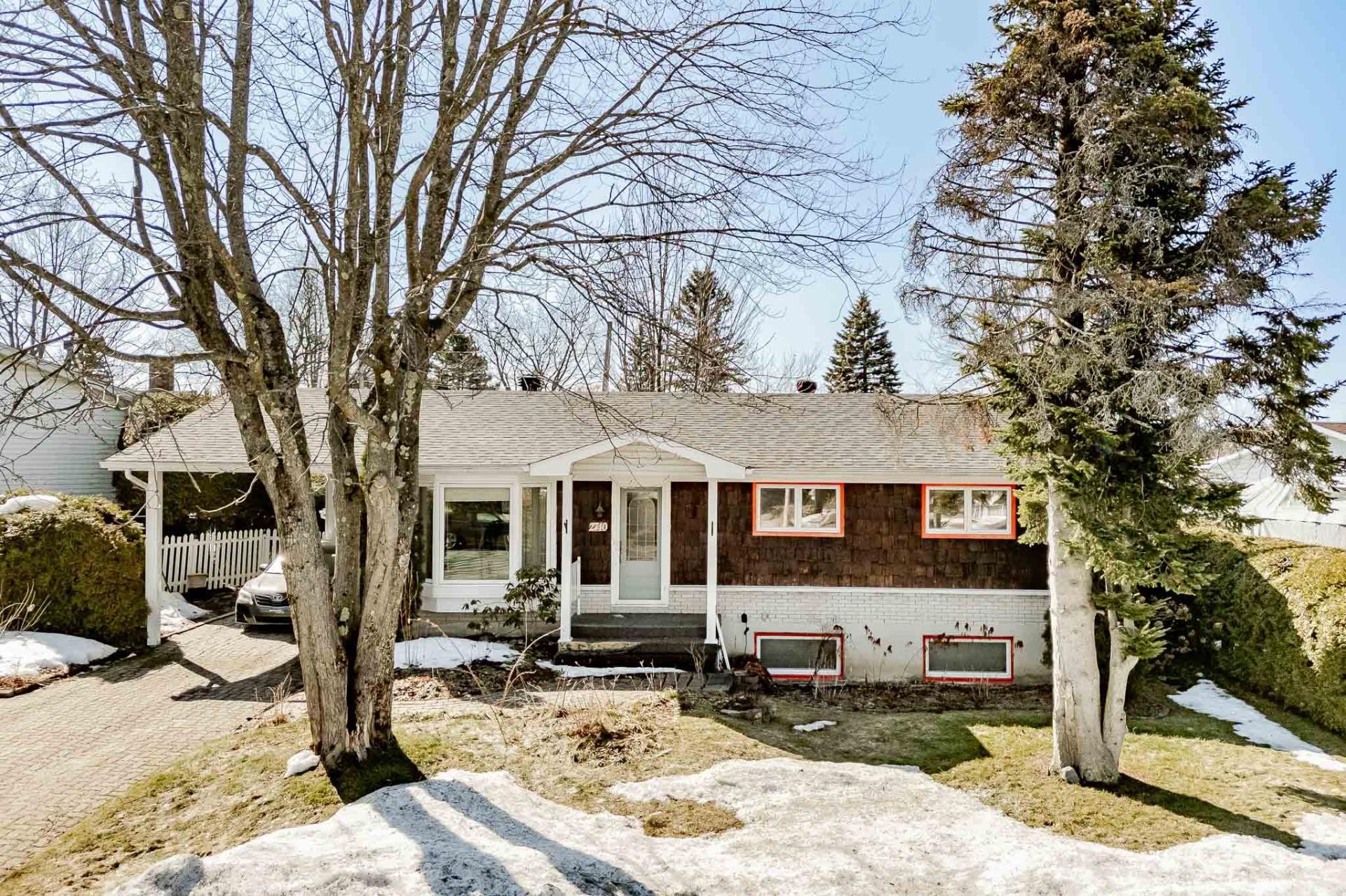 









2740


Rue Le Moyne

,
Sherbrooke (Les Nations),




QC
J1K1S8

