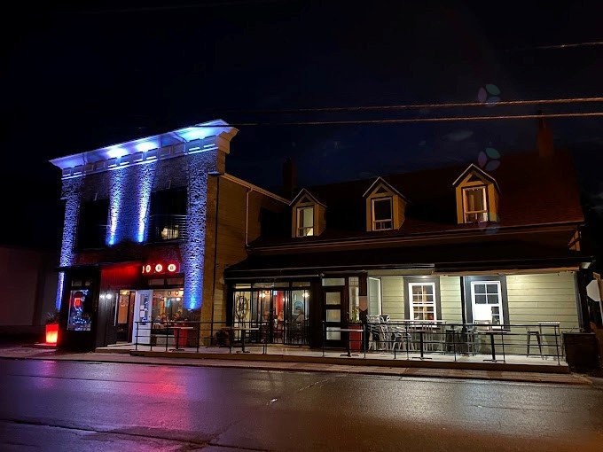 









170

 - 172


1re Avenue O.

,
Sainte-Anne-des-Monts,




QC
G4V1C8

