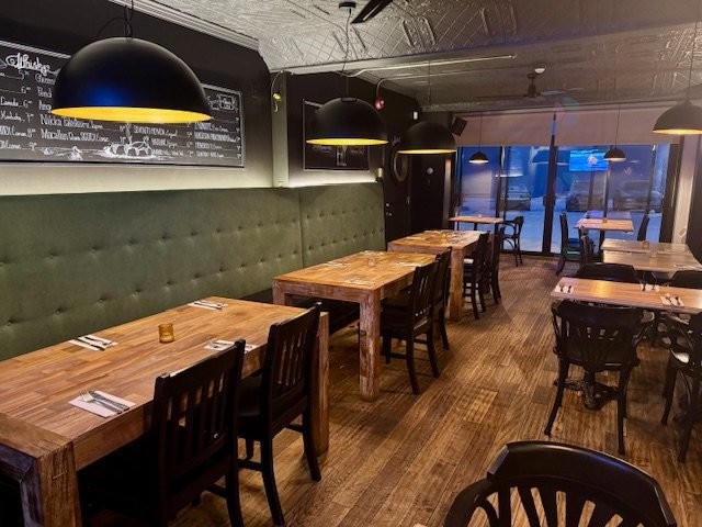 









170

 - 172


1re Avenue O.

,
Sainte-Anne-des-Monts,




QC
G4V1C8

