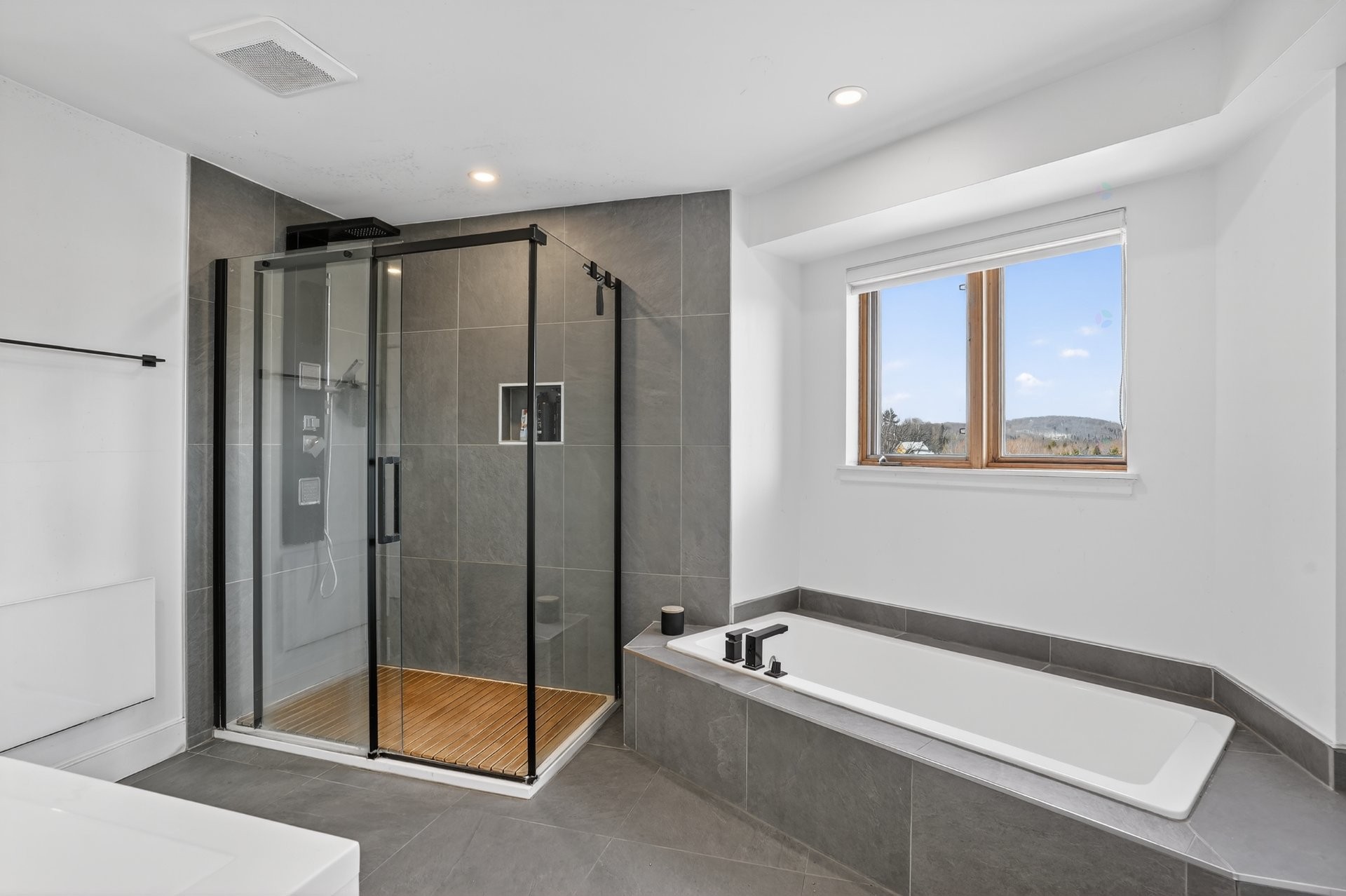 









830


Rue des Conifères

,
Prévost,




QC
J0R1T0


