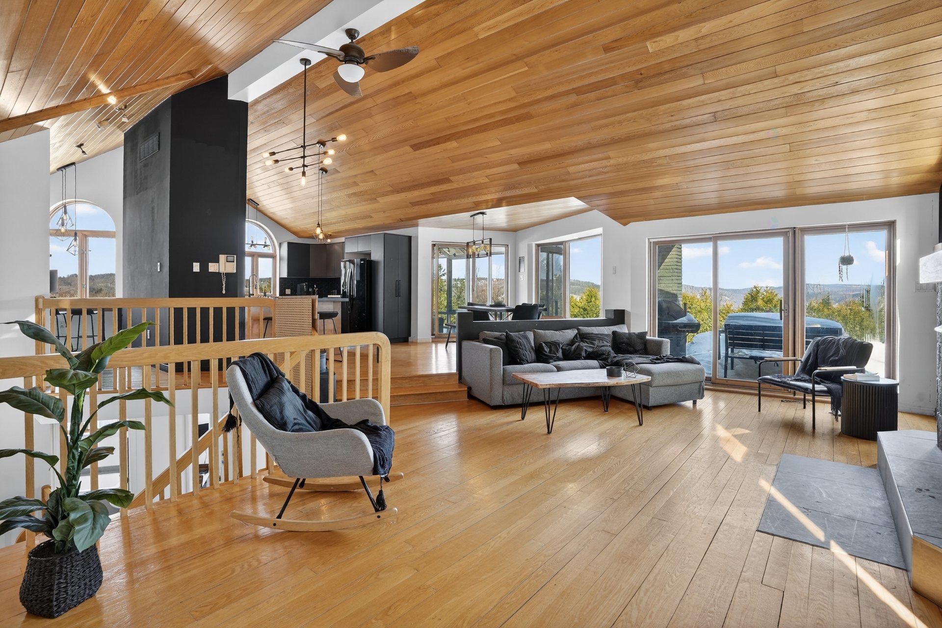 









830


Rue des Conifères

,
Prévost,




QC
J0R1T0

