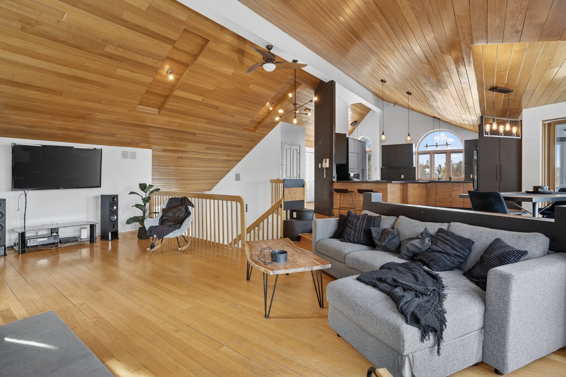 









830


Rue des Conifères

,
Prévost,




QC
J0R1T0

