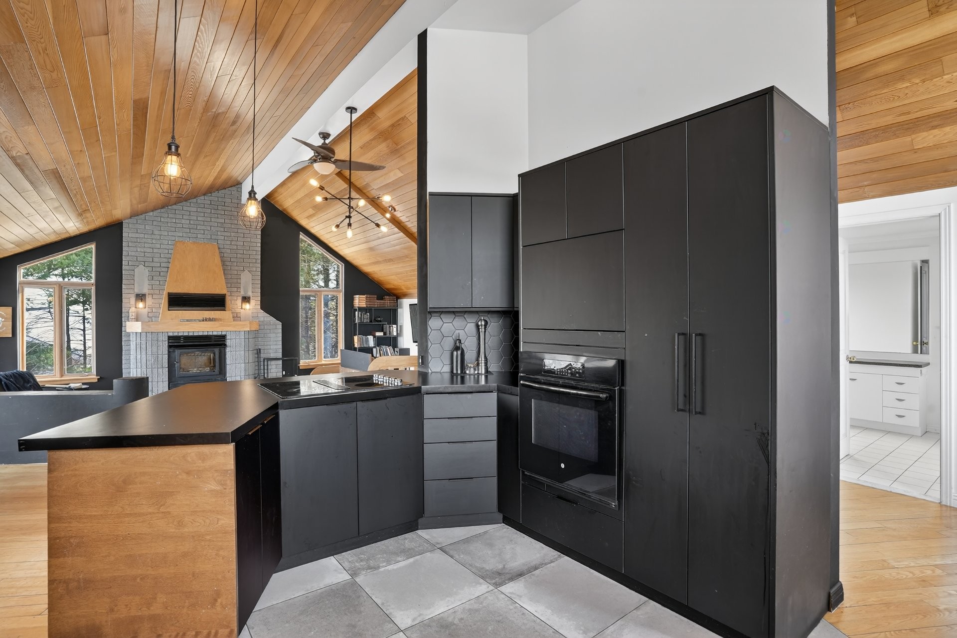 









830


Rue des Conifères

,
Prévost,




QC
J0R1T0

