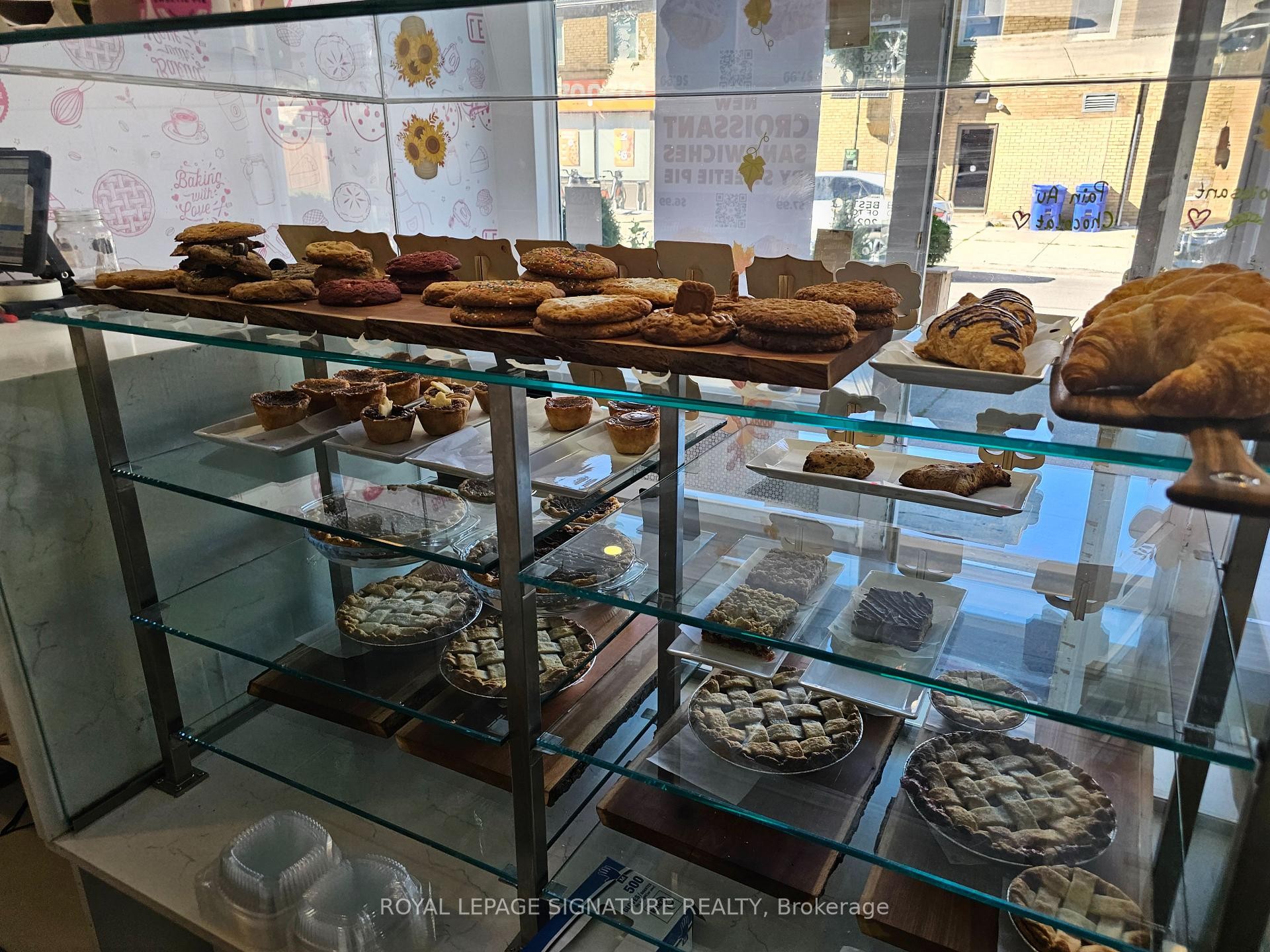 









1639


Bayview

Avenue,
Toronto,




ON
M4G 3B5

