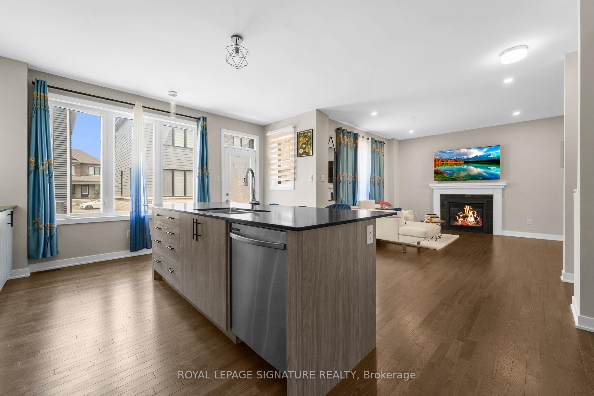 









280


Sapling

Grove South,
Barrhaven,




ON
K2J 7L9

