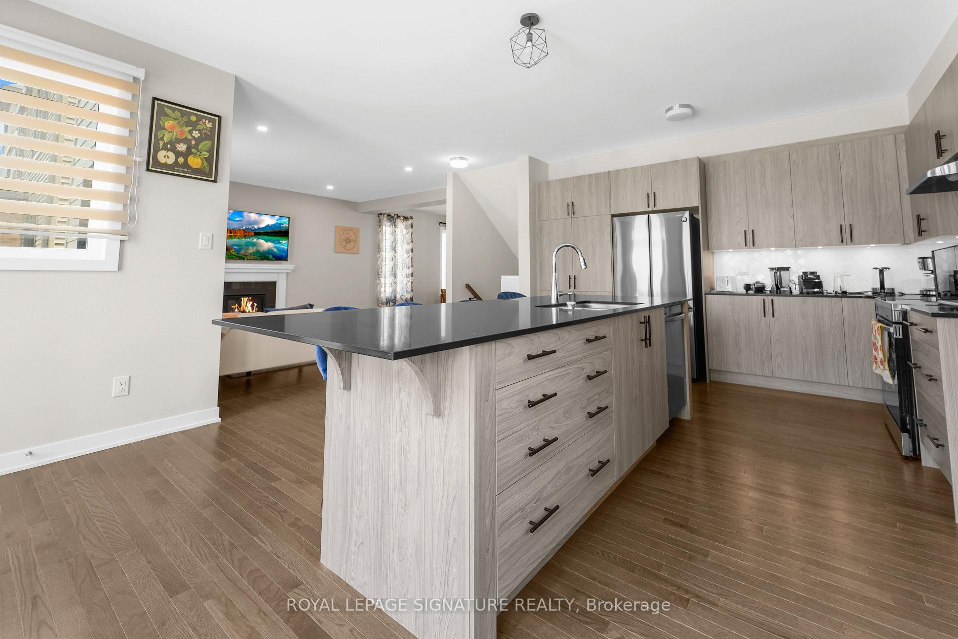 









280


Sapling

Grove South,
Barrhaven,




ON
K2J 7L9

