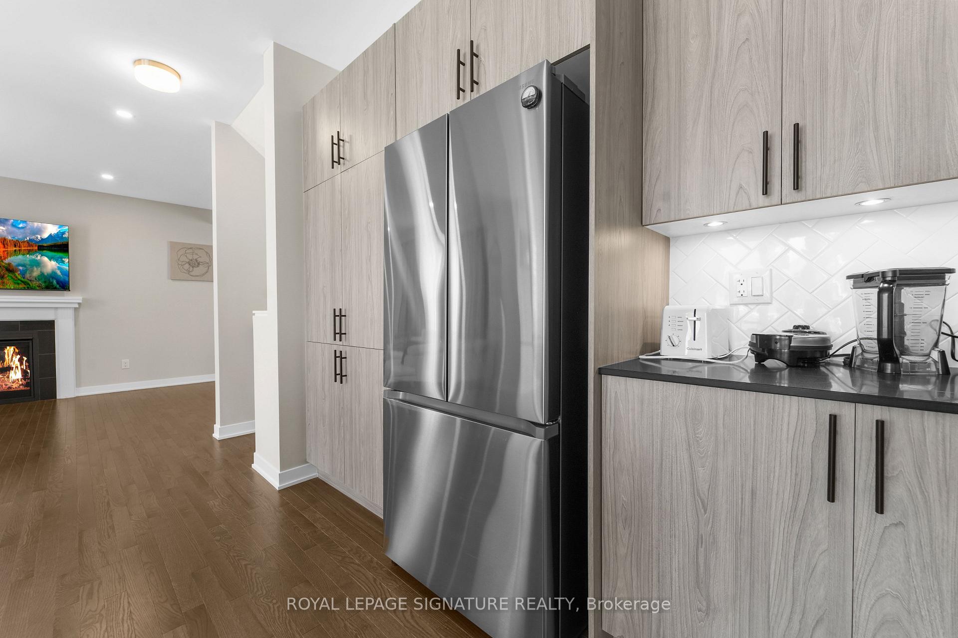 









280


Sapling

Grove South,
Barrhaven,




ON
K2J 7L9

