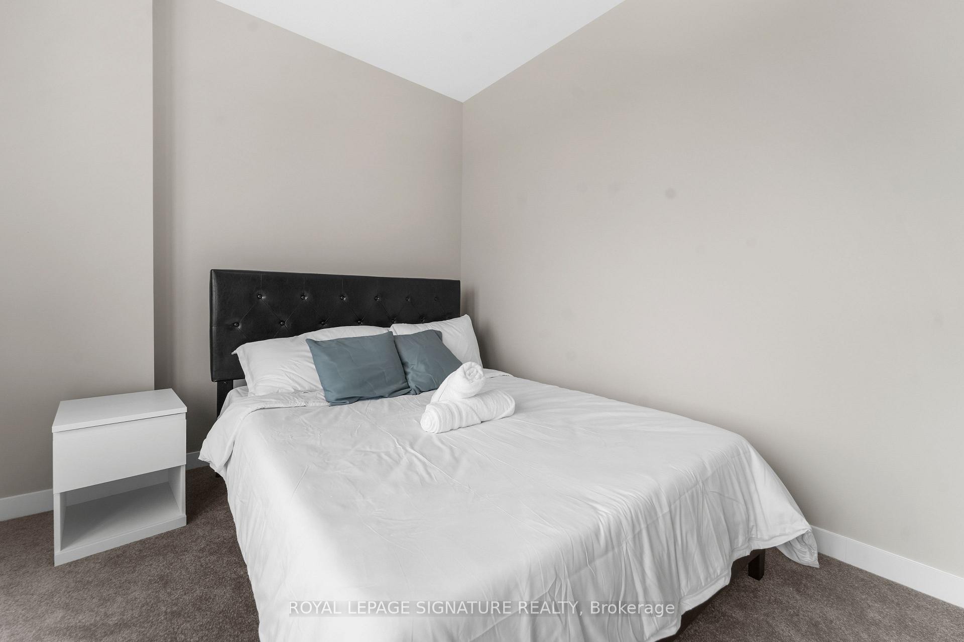 









280


Sapling

Grove South,
Barrhaven,




ON
K2J 7L9

