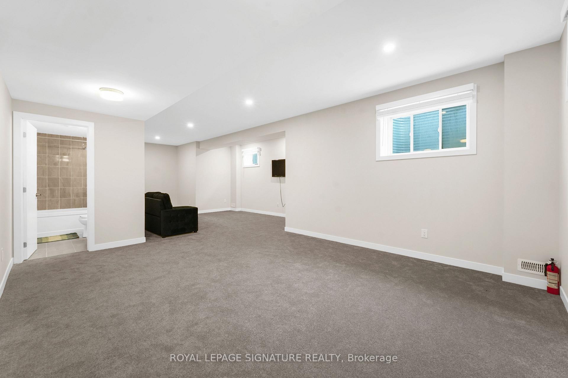 









280


Sapling

Grove South,
Barrhaven,




ON
K2J 7L9

