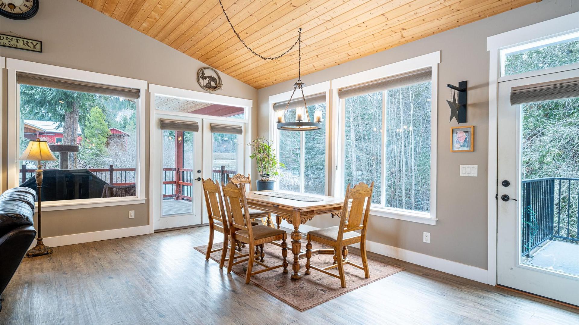 









6440


Okanagan

Avenue,
Salmon Arm,




BC
V1E 1Y2

