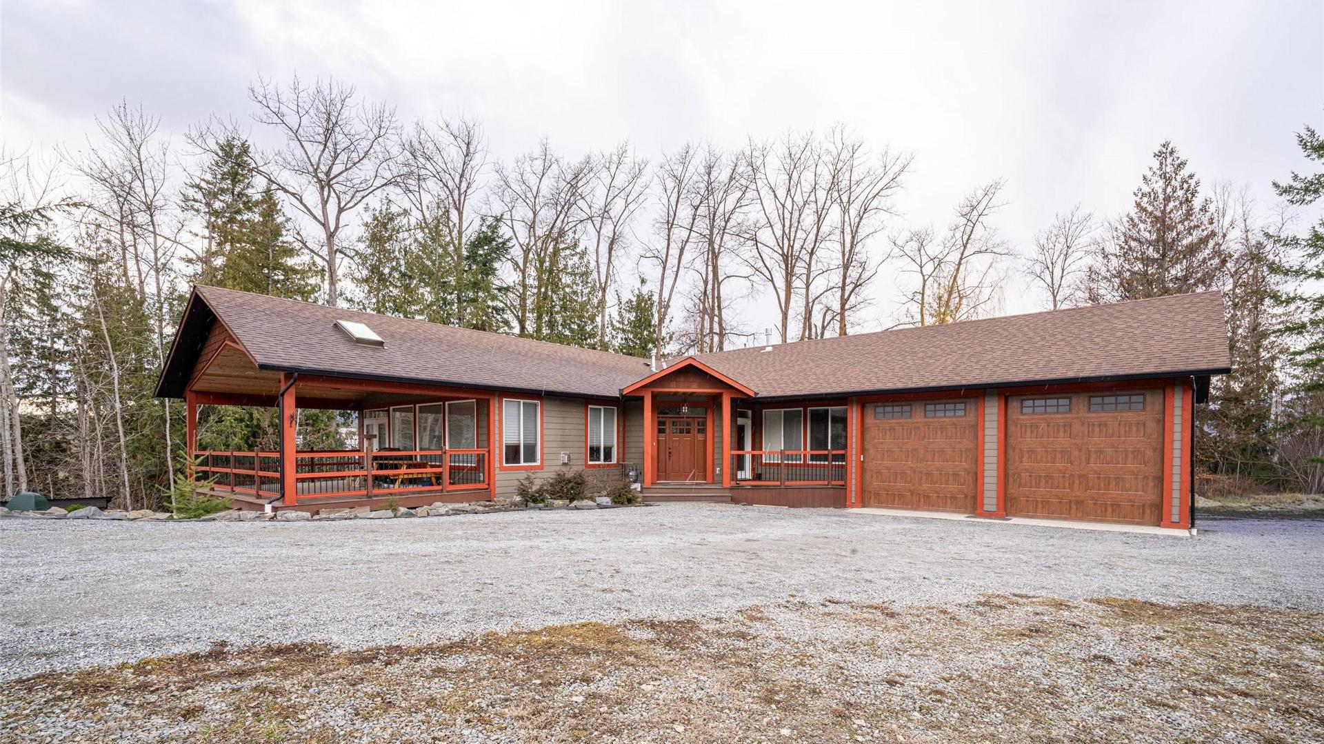 









6440


Okanagan

Avenue,
Salmon Arm,




BC
V1E 1Y2

