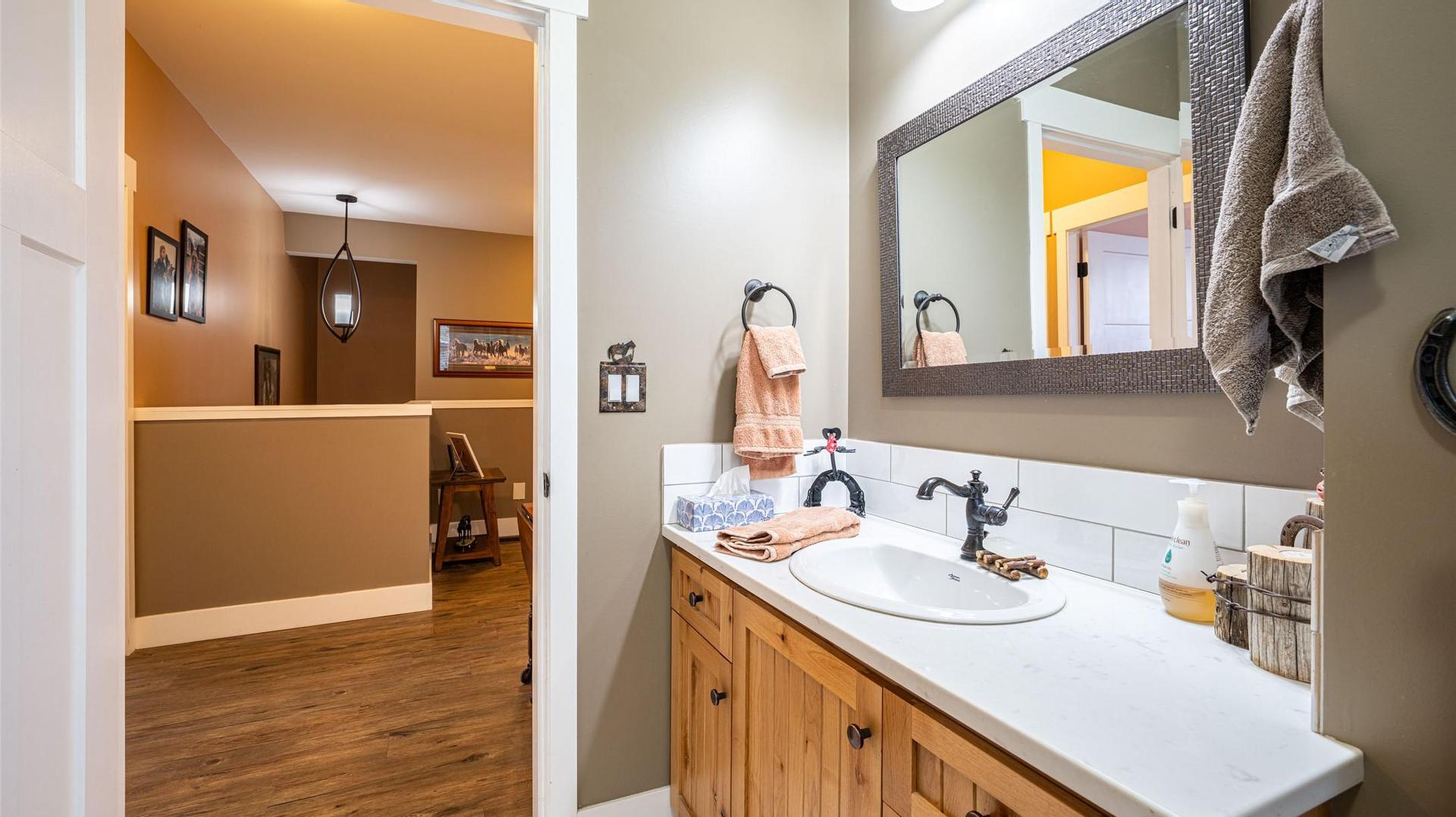 









6440


Okanagan

Avenue,
Salmon Arm,




BC
V1E 1Y2

