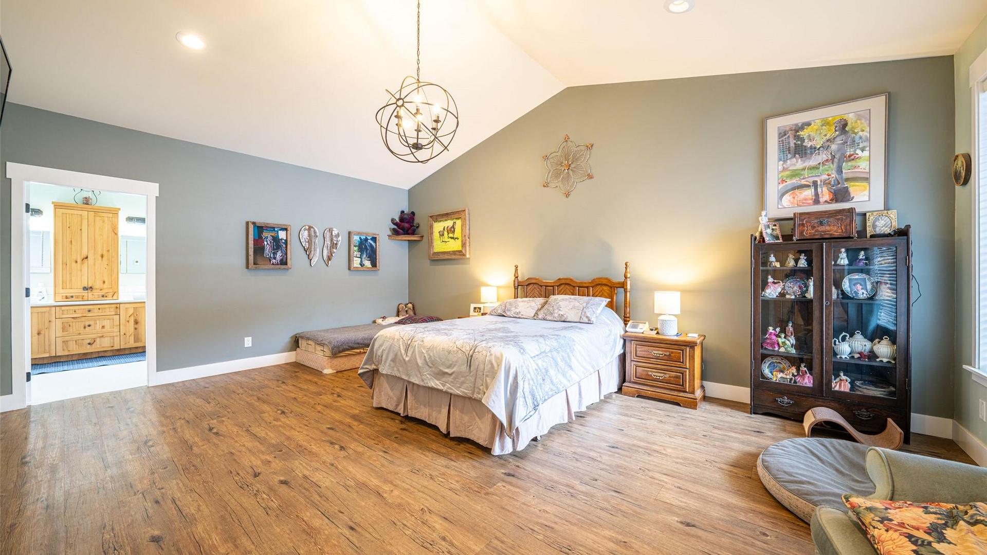 









6440


Okanagan

Avenue,
Salmon Arm,




BC
V1E 1Y2

