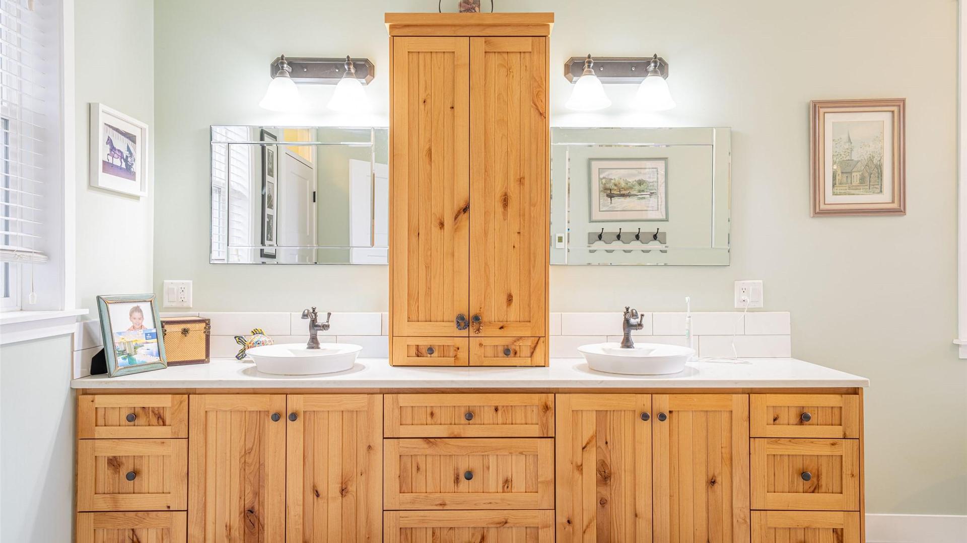 









6440


Okanagan

Avenue,
Salmon Arm,




BC
V1E 1Y2

