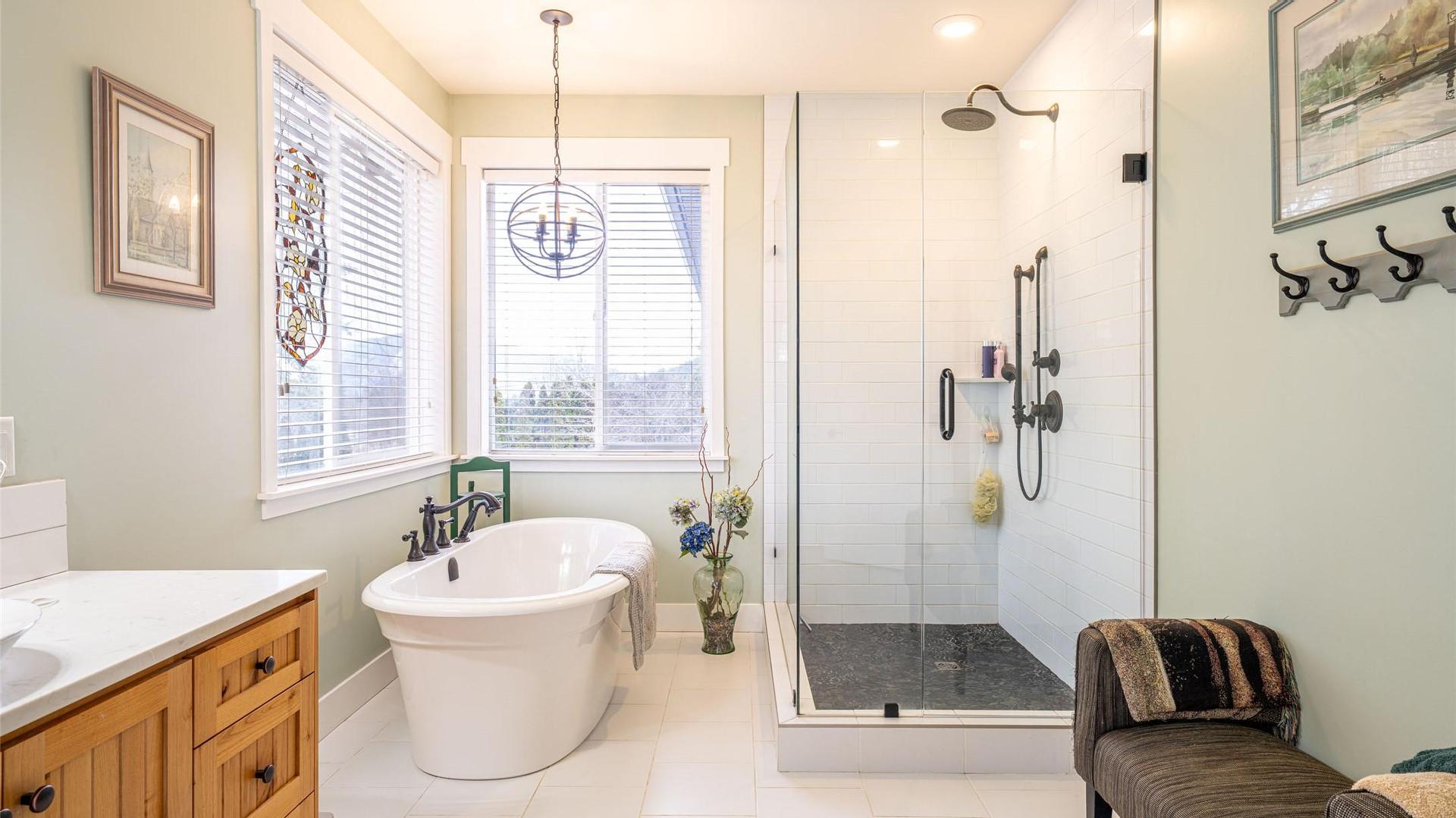 









6440


Okanagan

Avenue,
Salmon Arm,




BC
V1E 1Y2

