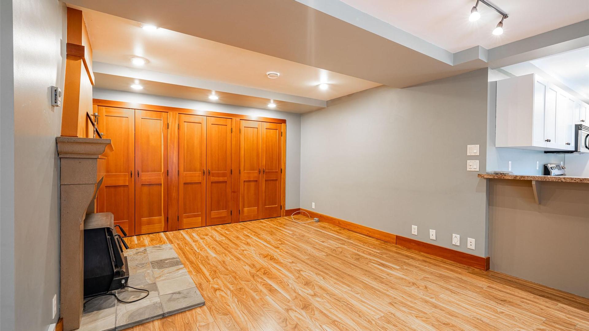 









6440


Okanagan

Avenue,
Salmon Arm,




BC
V1E 1Y2

