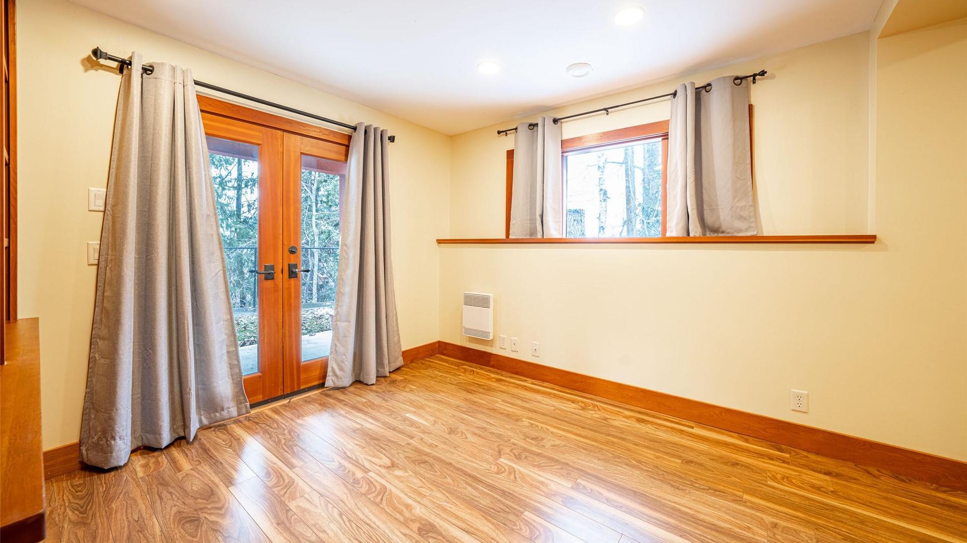 









6440


Okanagan

Avenue,
Salmon Arm,




BC
V1E 1Y2

