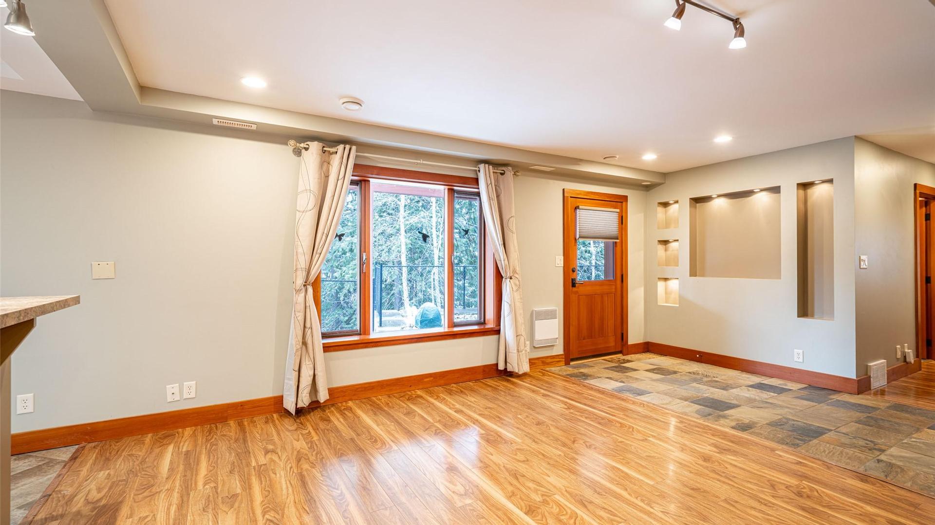 









6440


Okanagan

Avenue,
Salmon Arm,




BC
V1E 1Y2

