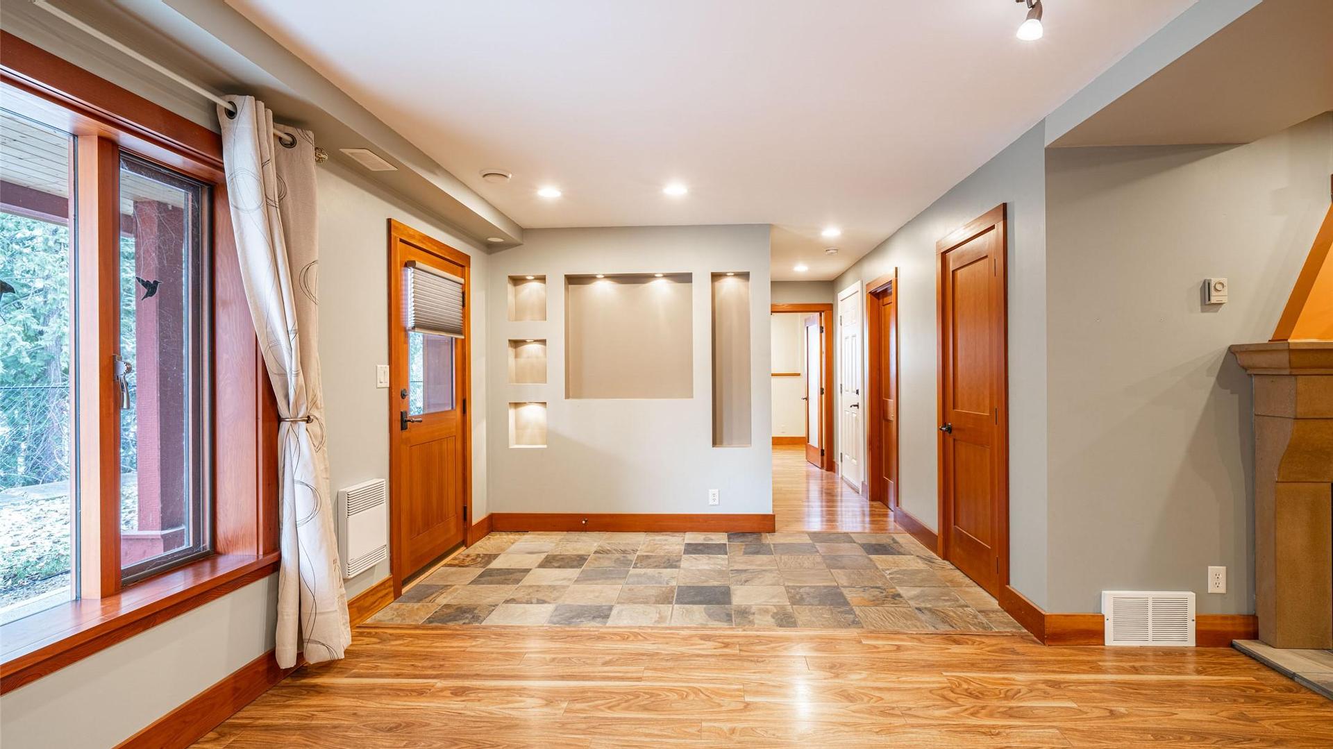 









6440


Okanagan

Avenue,
Salmon Arm,




BC
V1E 1Y2

