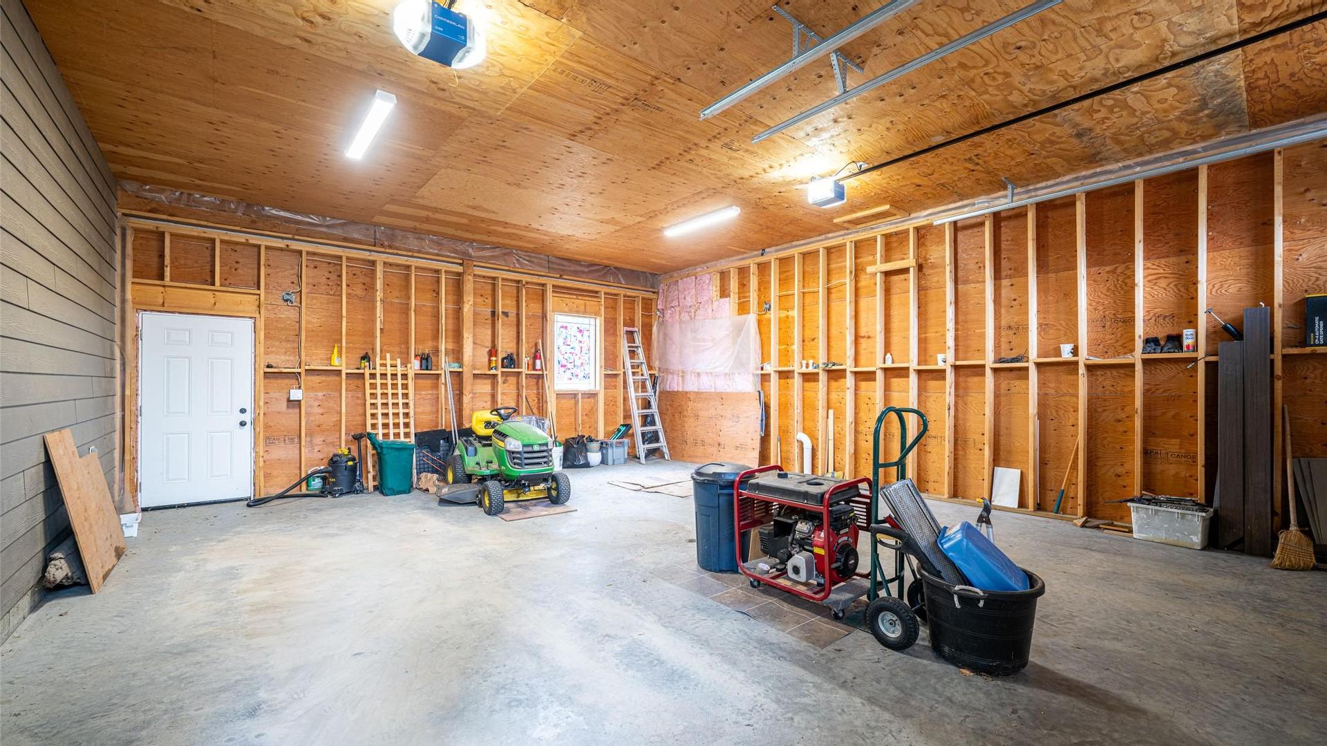 









6440


Okanagan

Avenue,
Salmon Arm,




BC
V1E 1Y2

