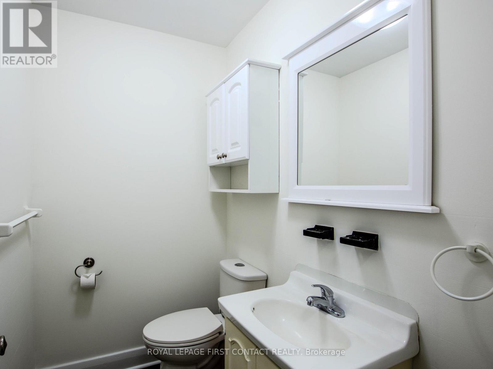 












25 HOLGATE STREET

,
Barrie,




Ontario
L4N2T6

