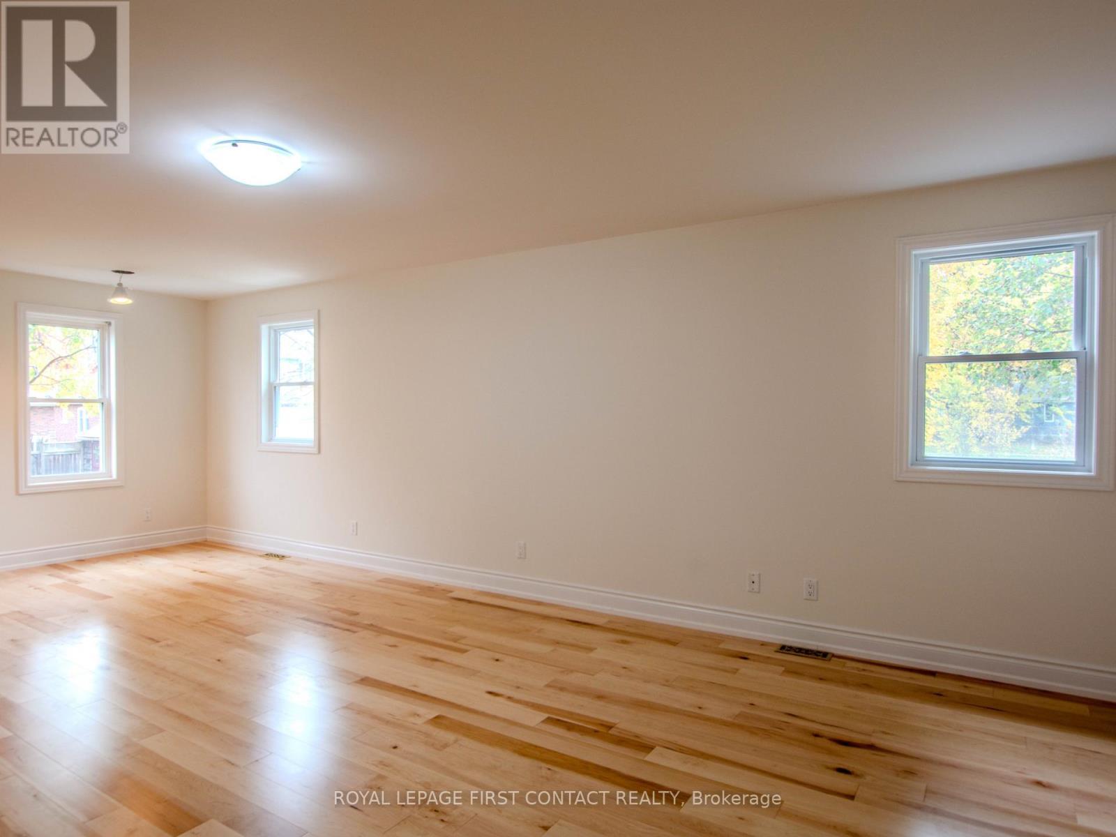 












25 HOLGATE STREET

,
Barrie,




Ontario
L4N2T6

